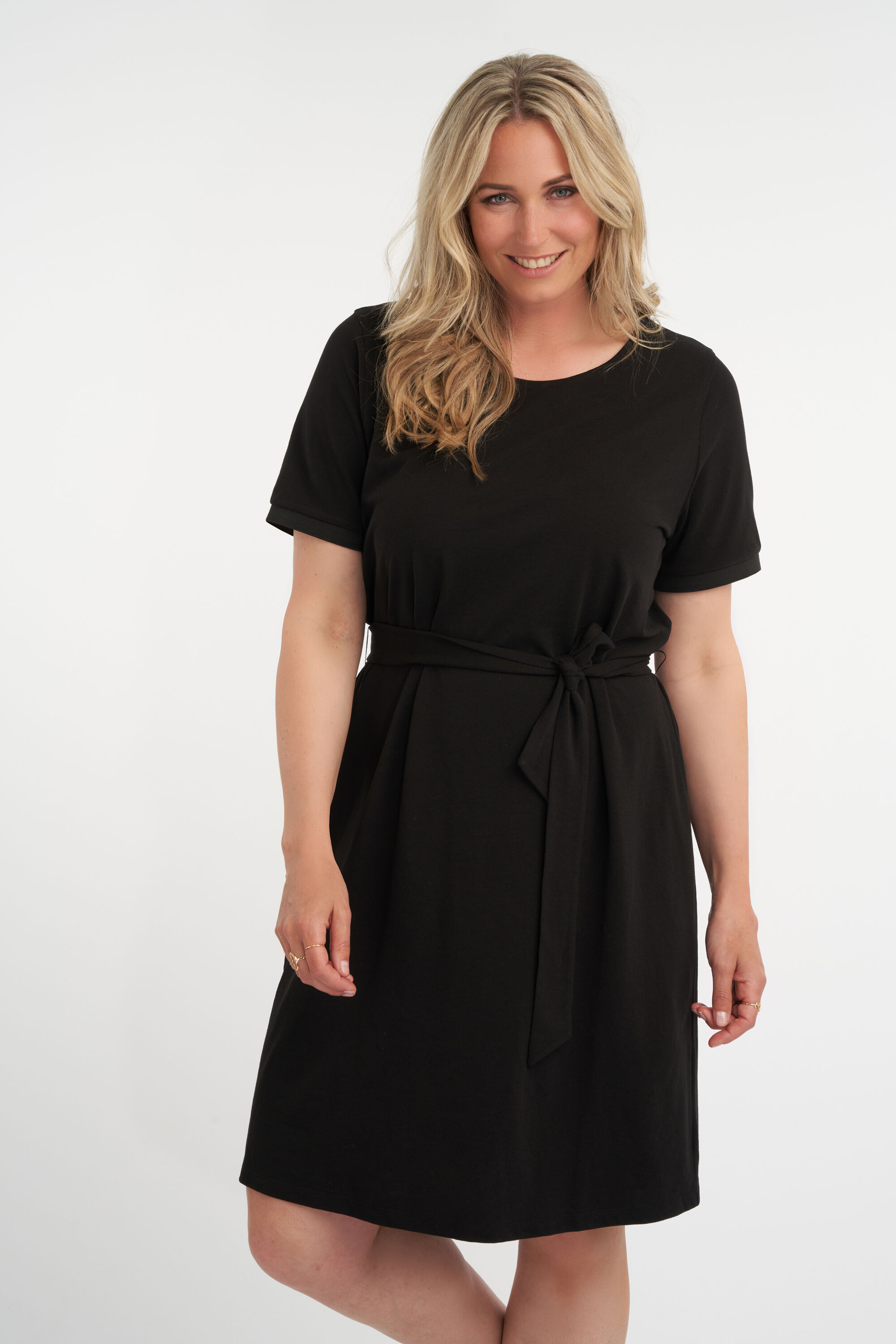 Kleid mit Bindeg&uuml;rtel image number 5