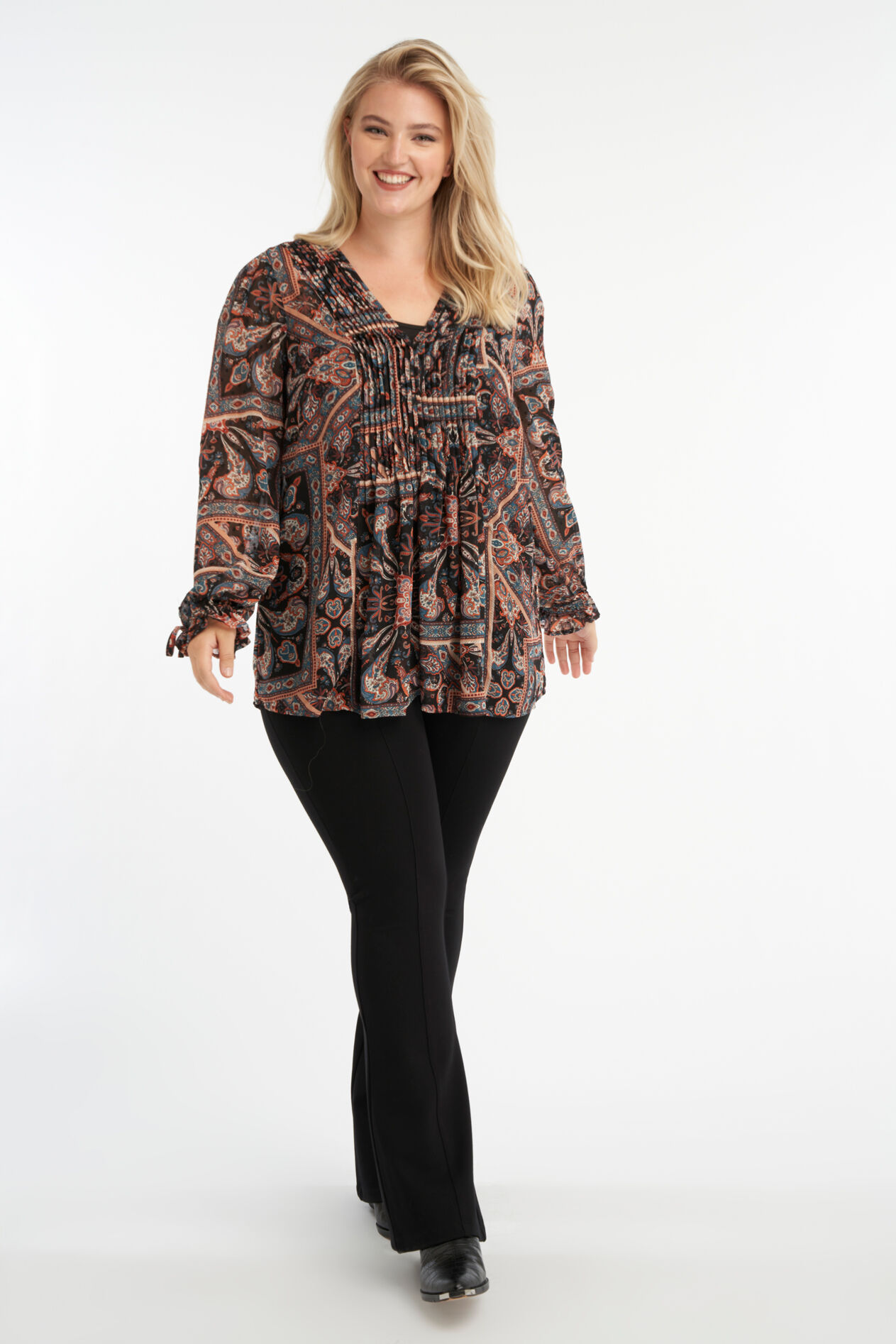 Bluse mit Paisley-Print und V-Ausschnitt image number 4