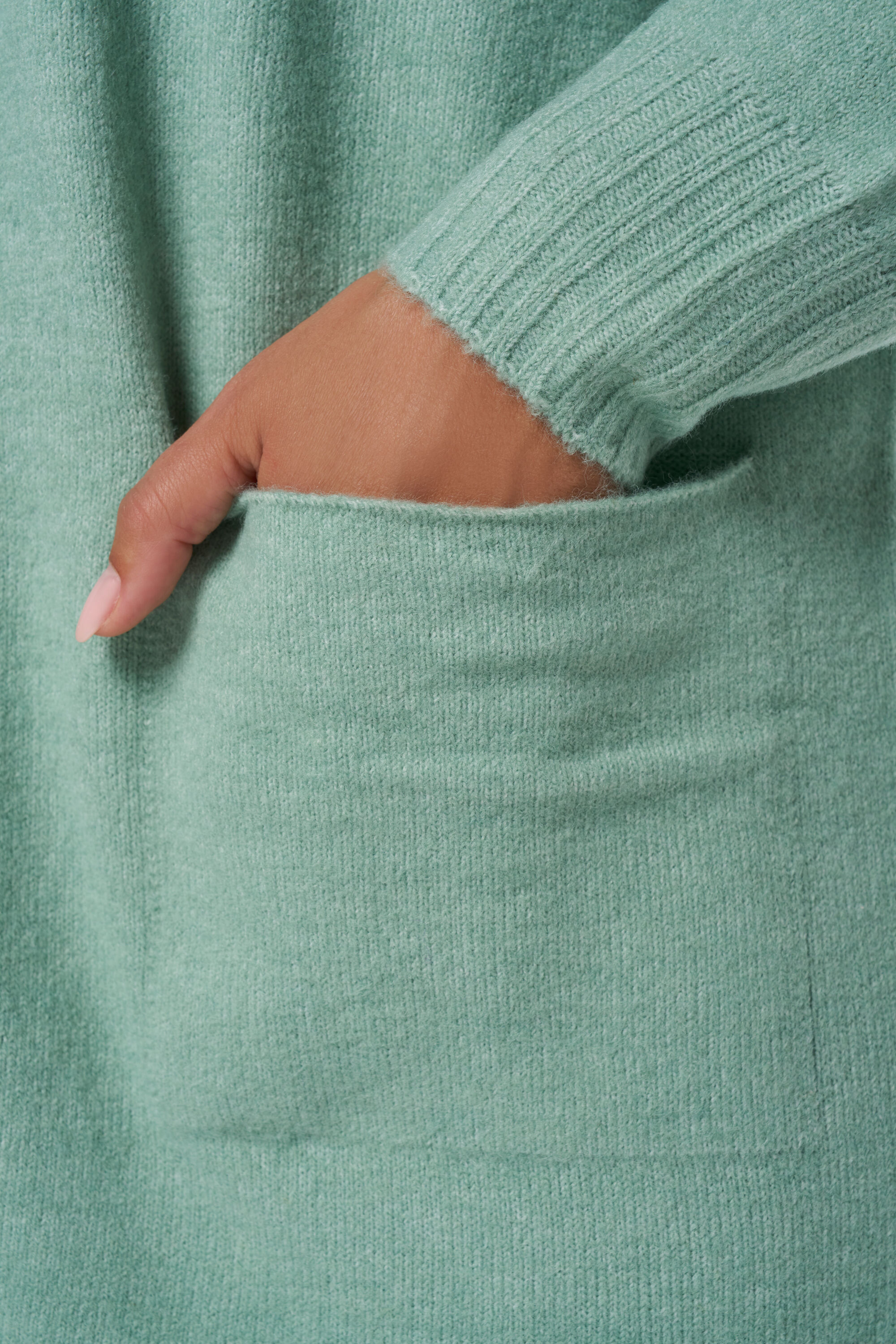 Strickjacke mit Taschen image number 4