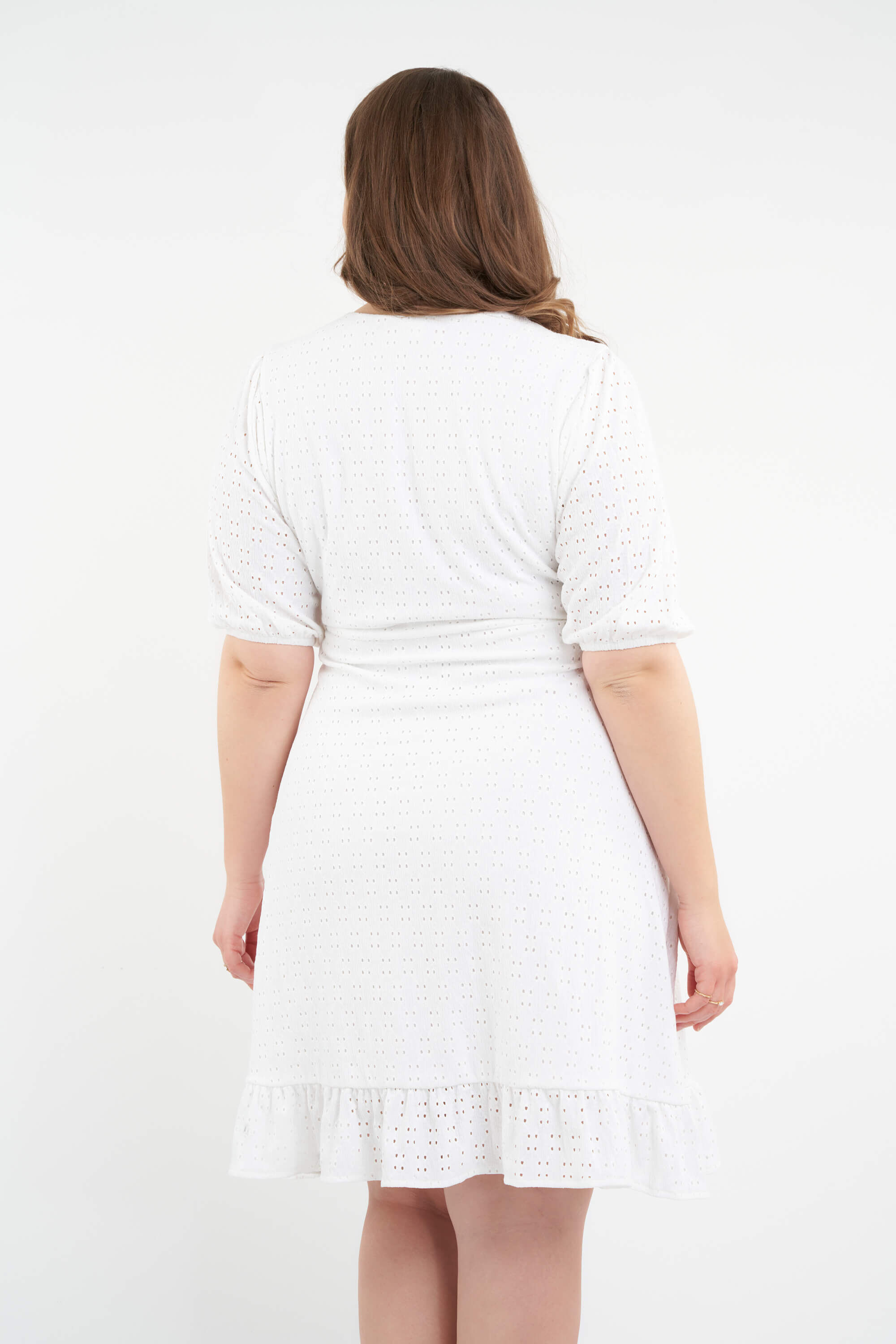 Wickelkleid mit Lochstickerei image number 3