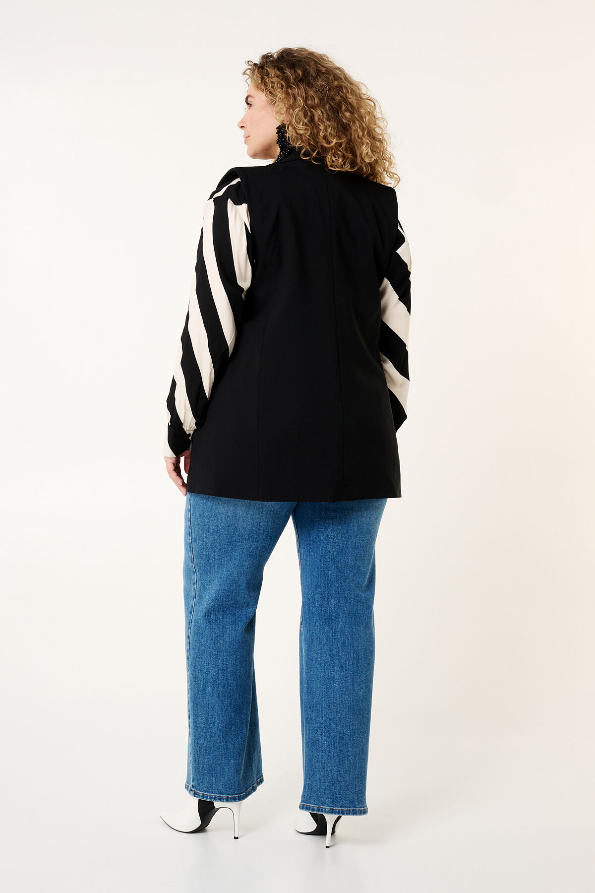 Weste image number 4