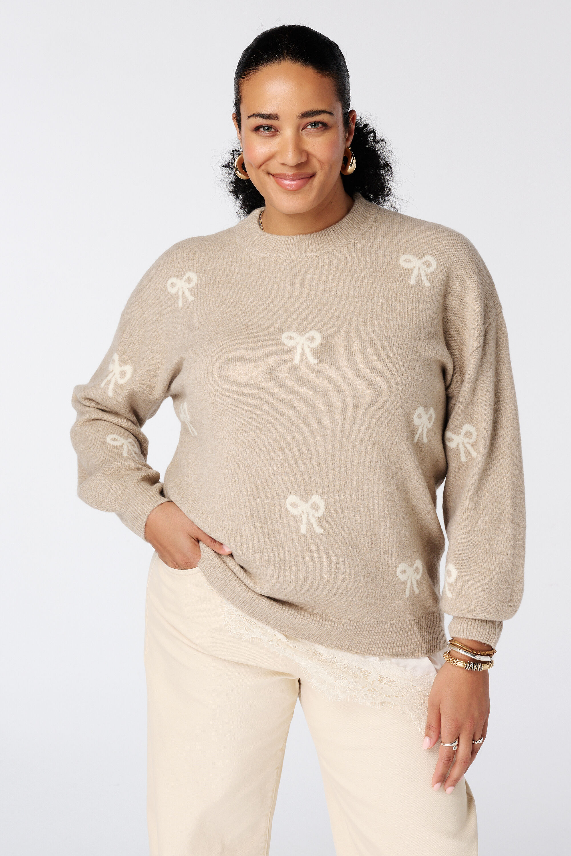 Pullover mit Schleifenmuster image number 0