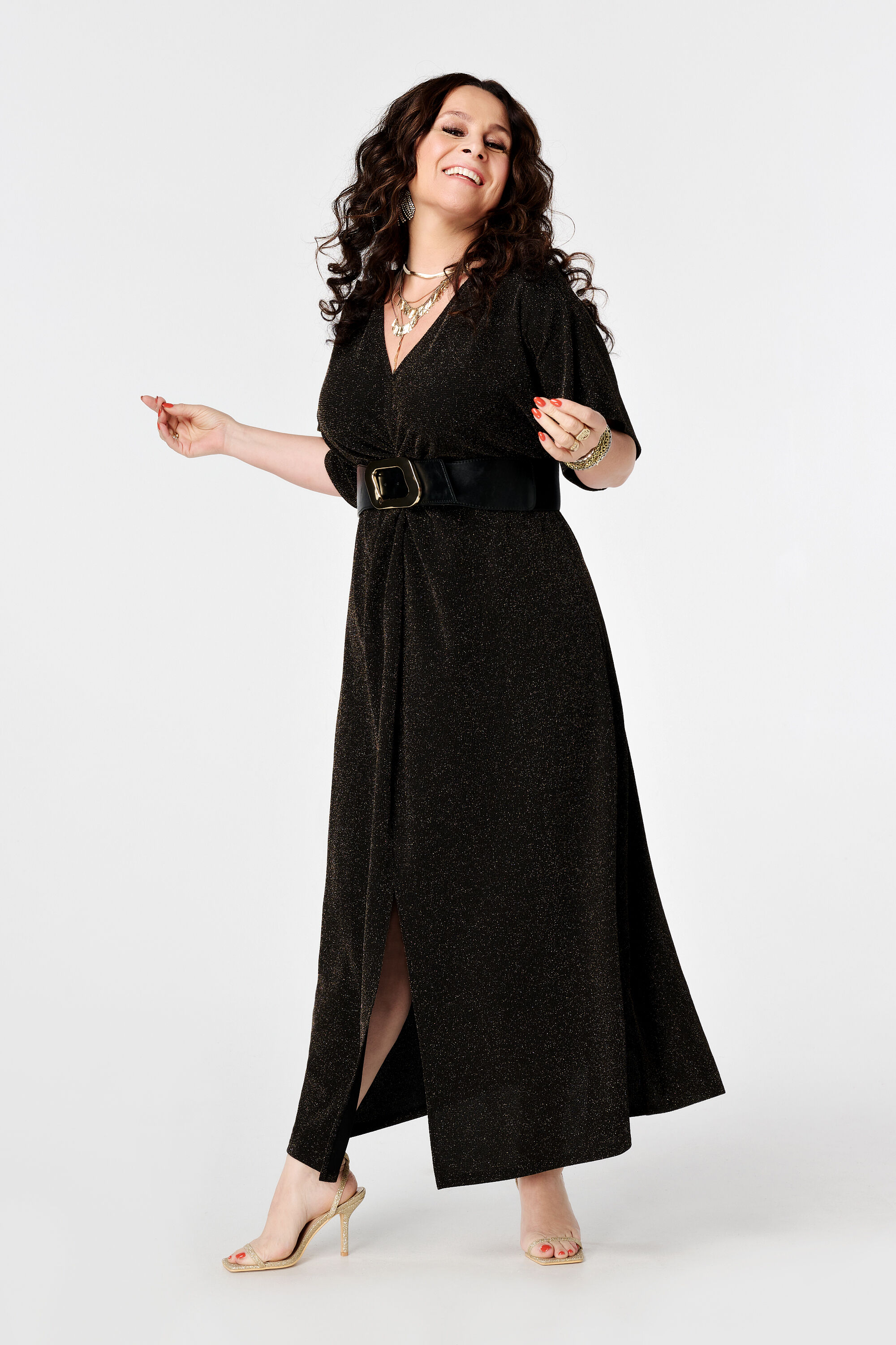 Glitzerkleid mit Schmetterlings&auml;rmeln und Knopfdetail