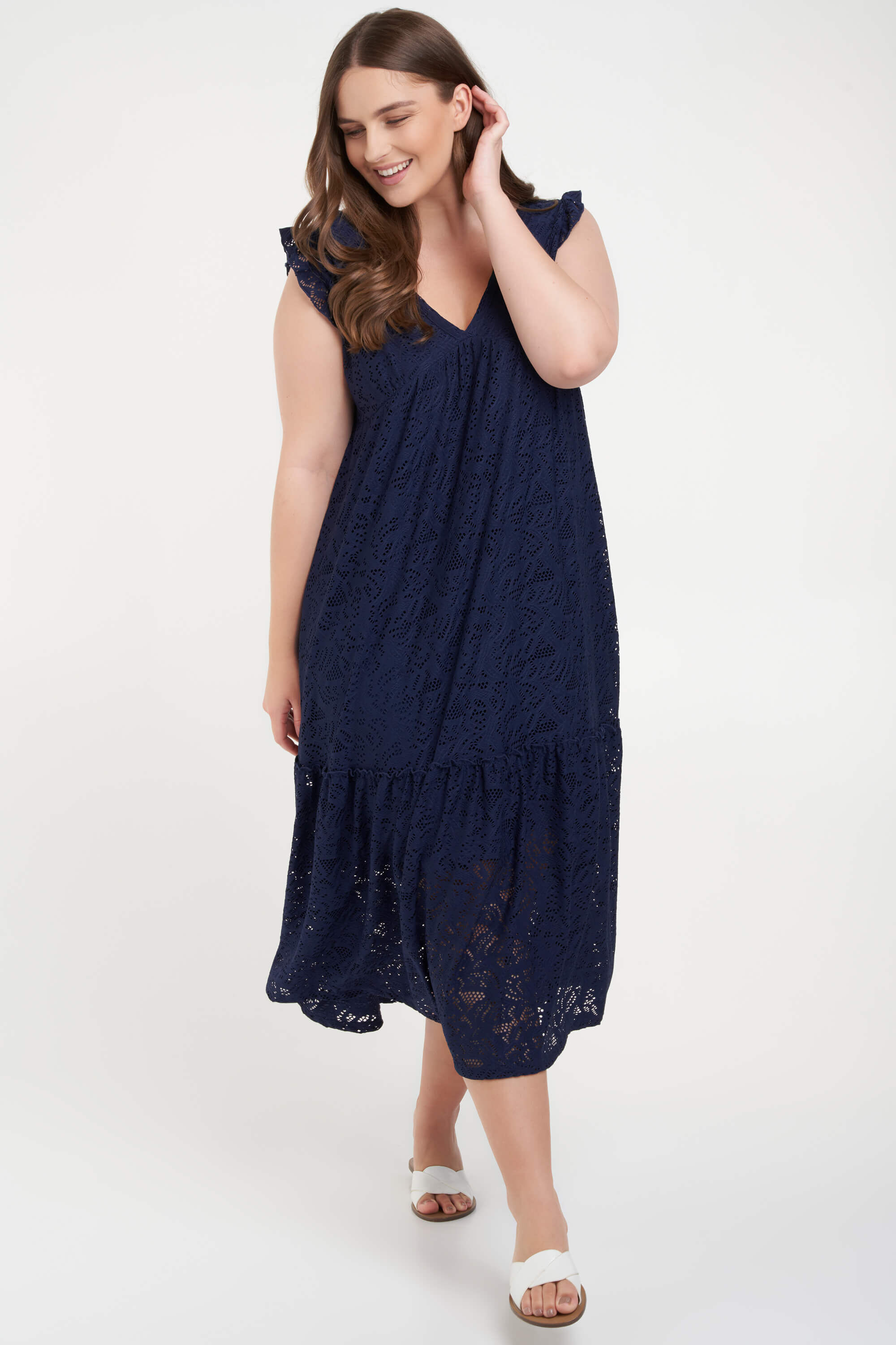 Kleid mit Lochstickerei  image number 0