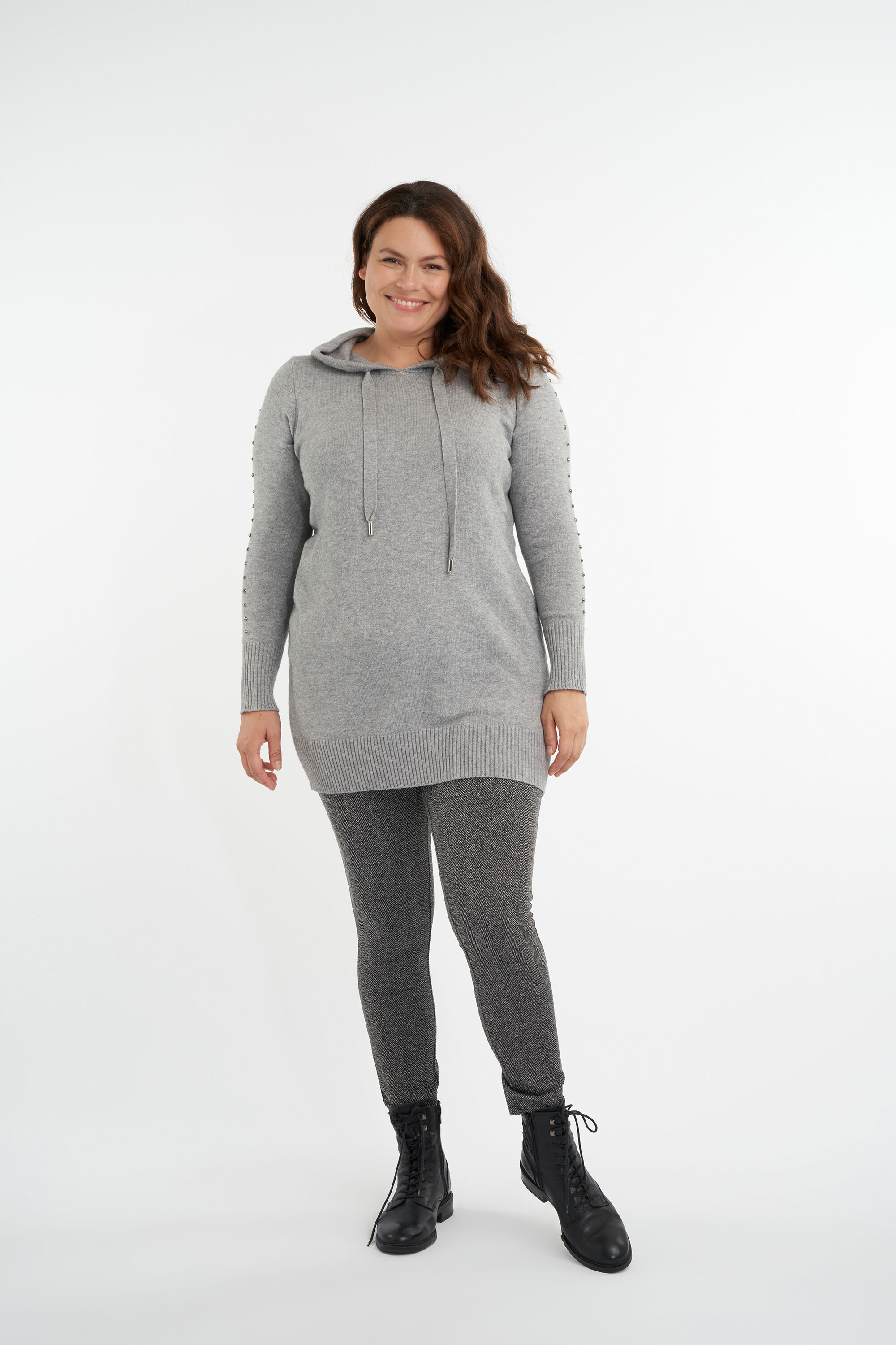 Langer Pullover mit Kapuze image number 5