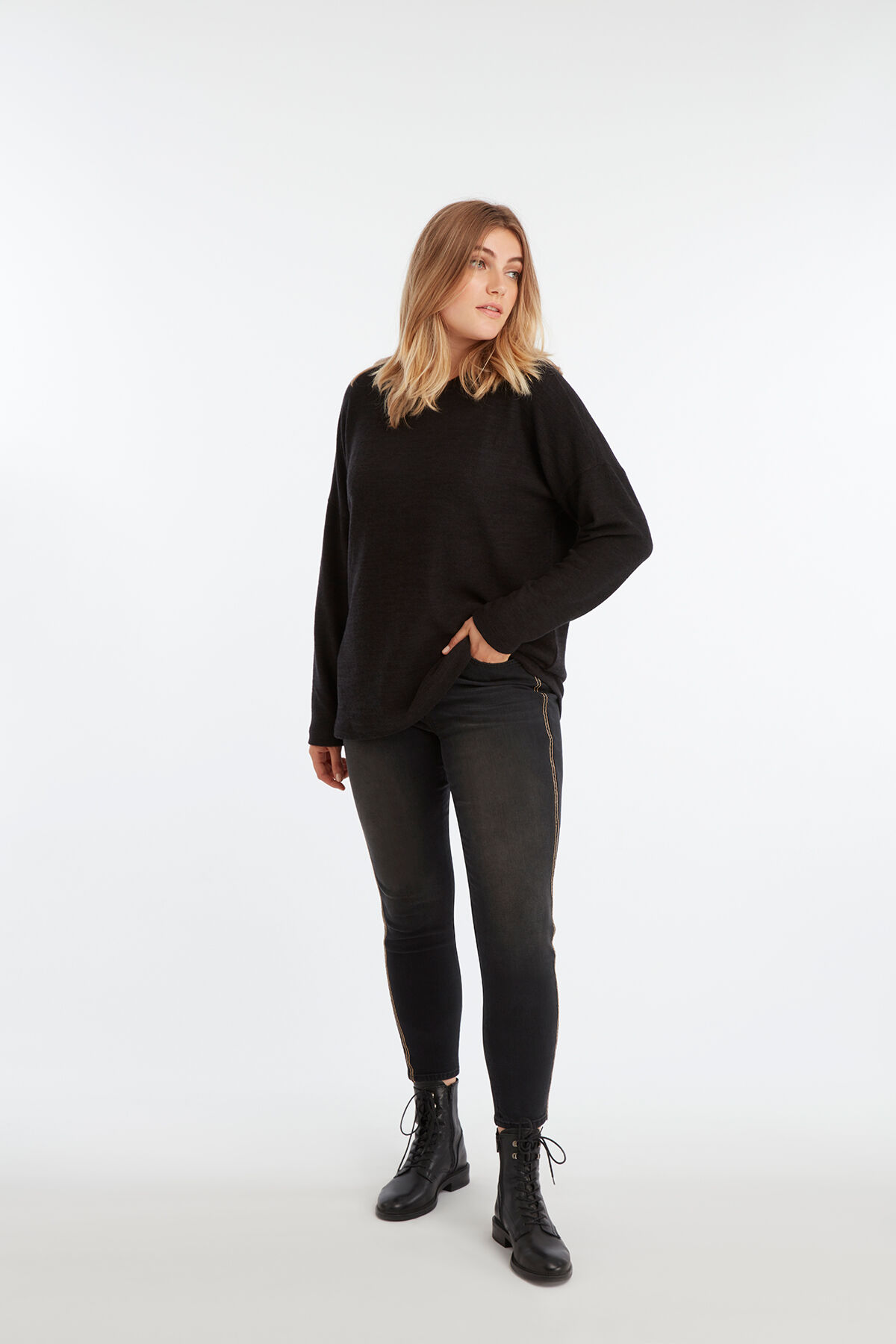 Cropped Skinny-Leg Jeans image number 5