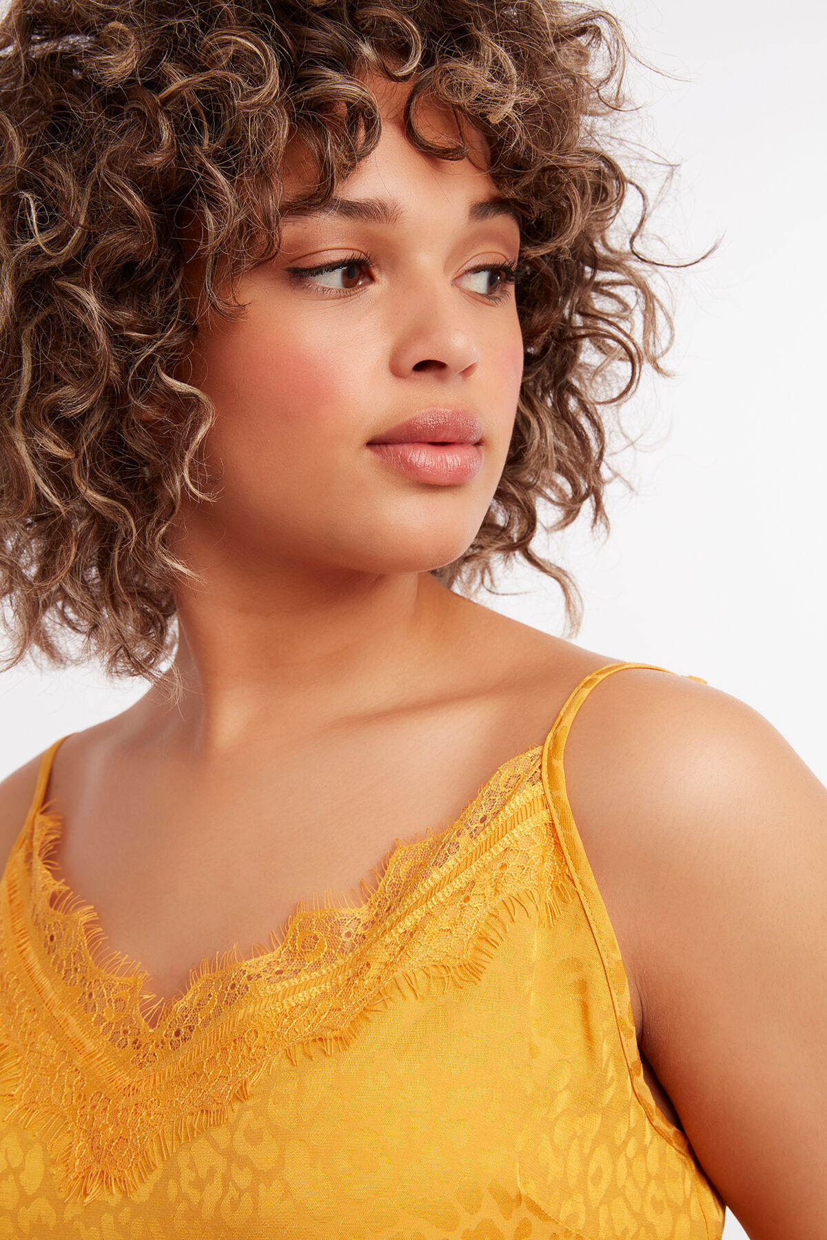 &Auml;rmellose Bluse mit subtilem Leoparden-Print image number 4