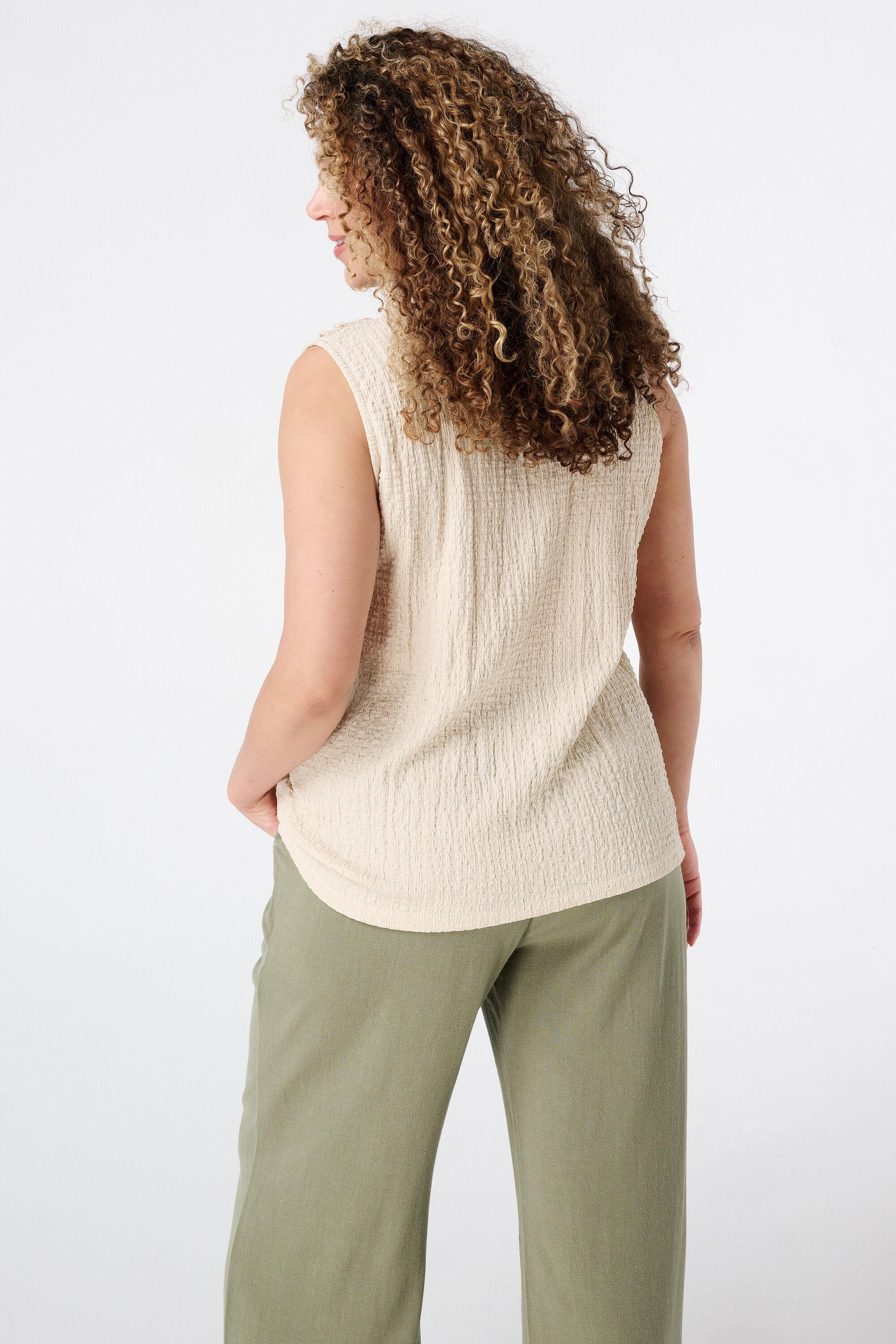 Top mit R&uuml;schendetails  image number 3