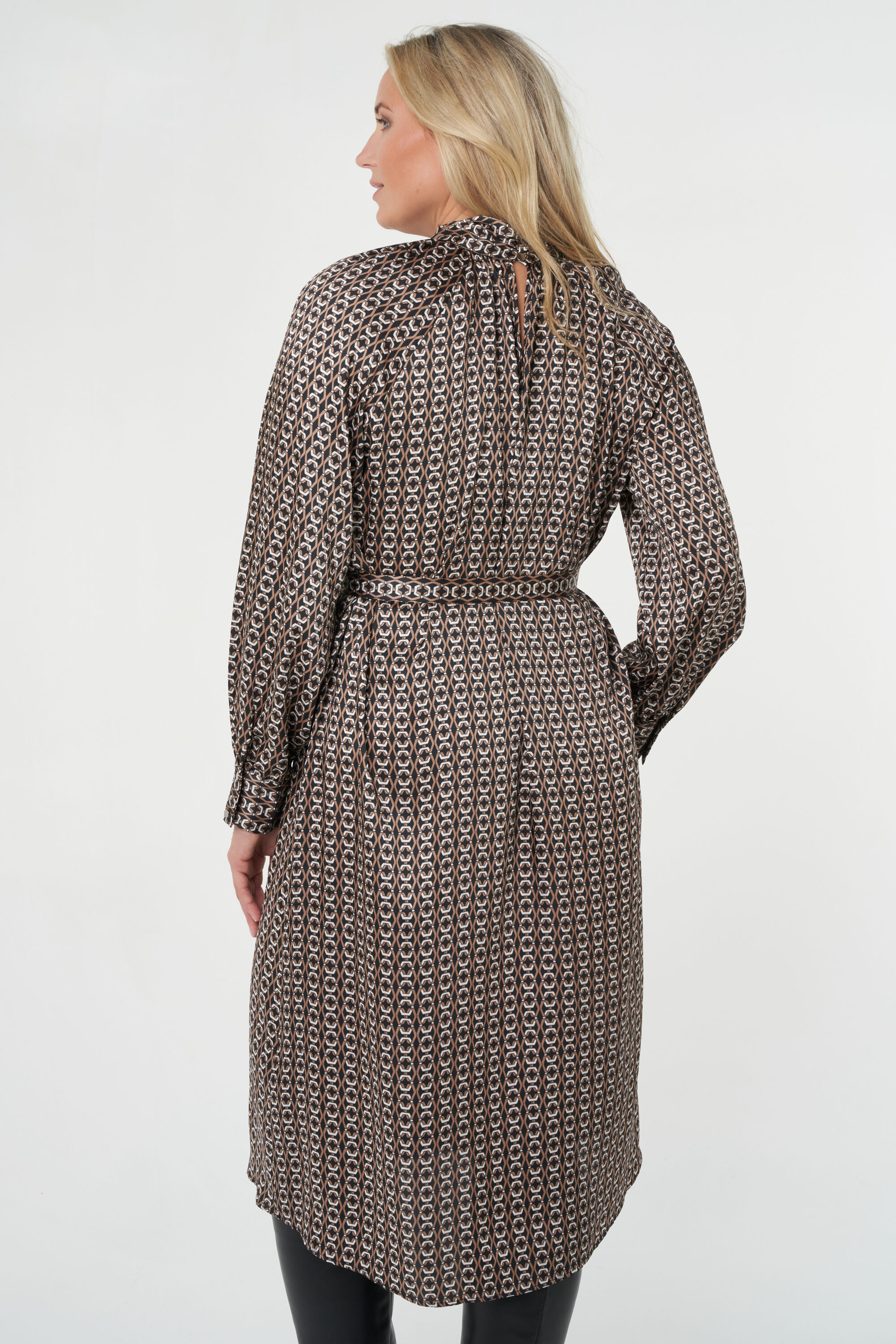 Kleid mit Grafik-Print image number 3