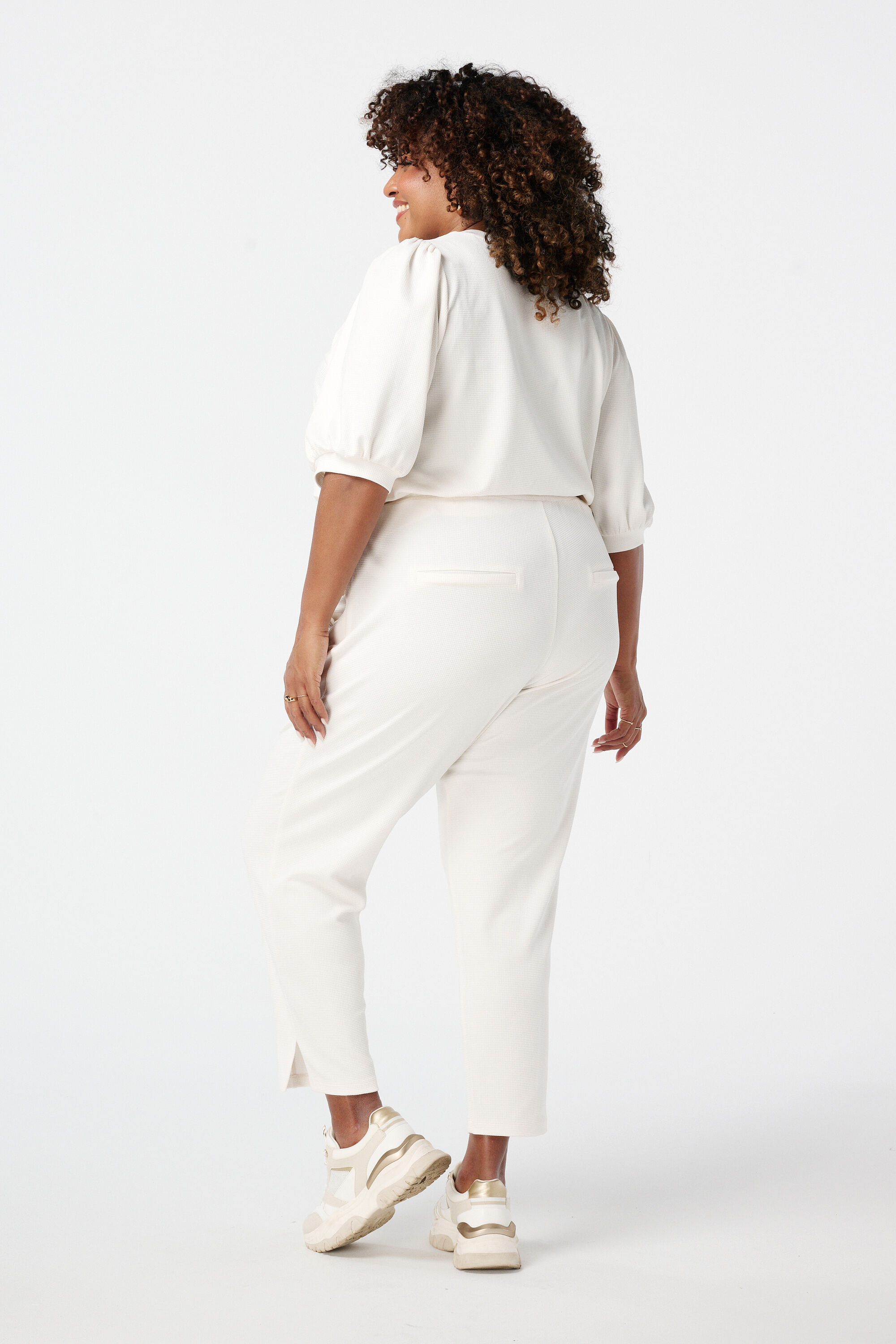 Hose mit elastischem Bund image number 3