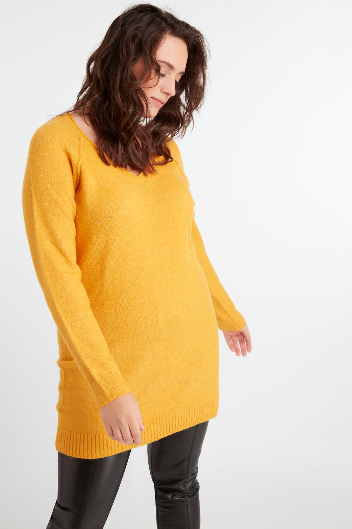 Sweater-Kleid mit V-Ausschnitt image number 3