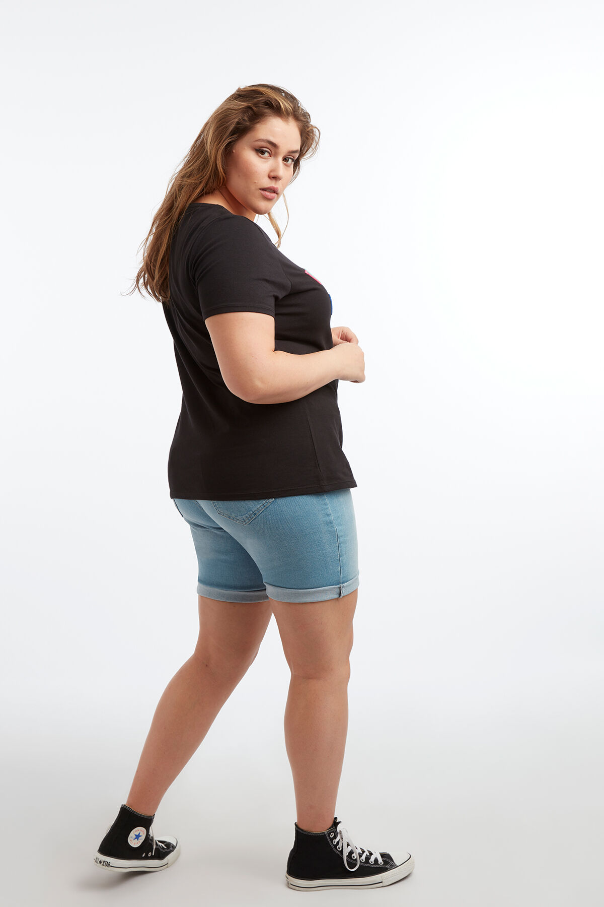 T-Shirt mit Stickerei image number 5