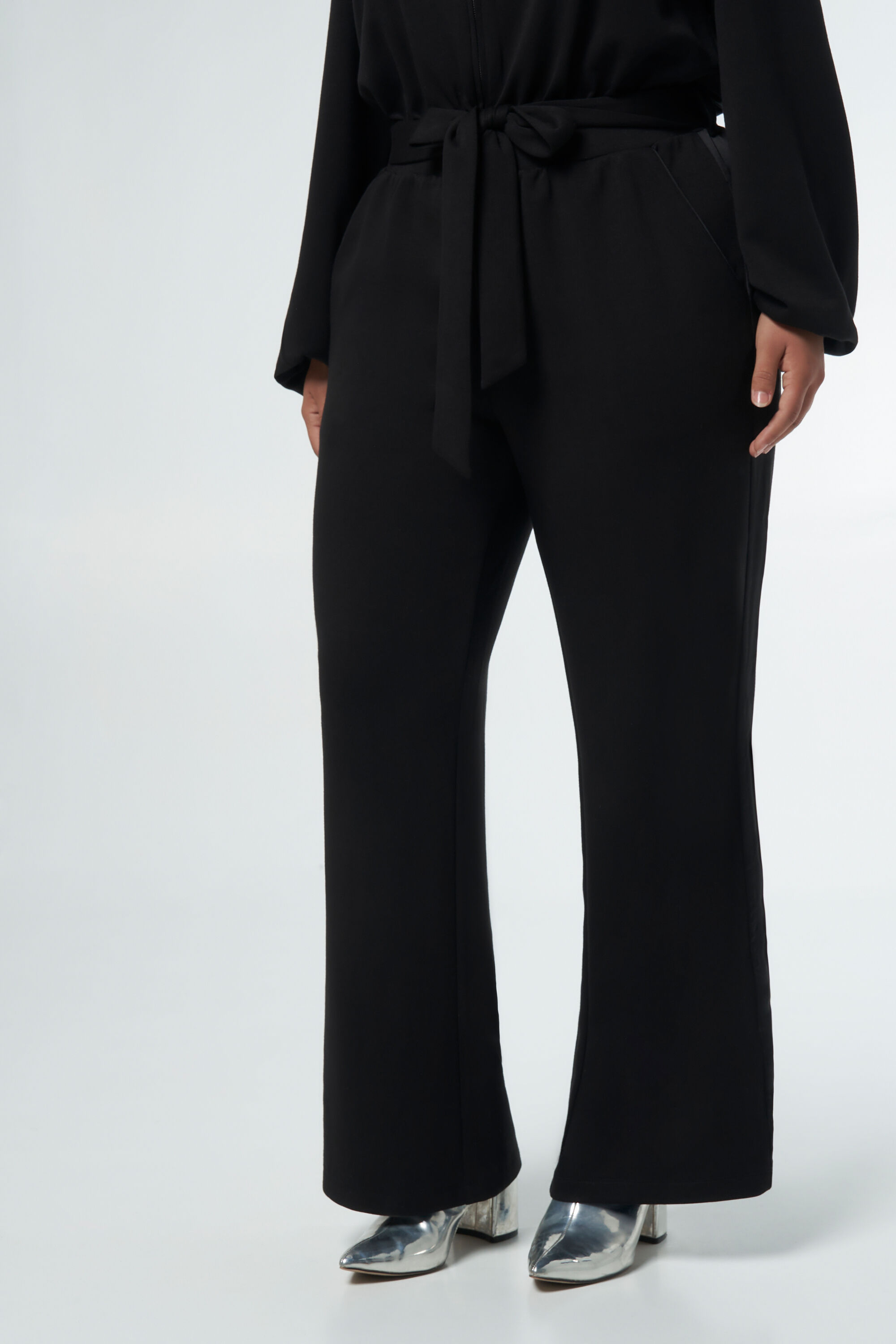 Jumpsuit mit Verzierungen image number 5