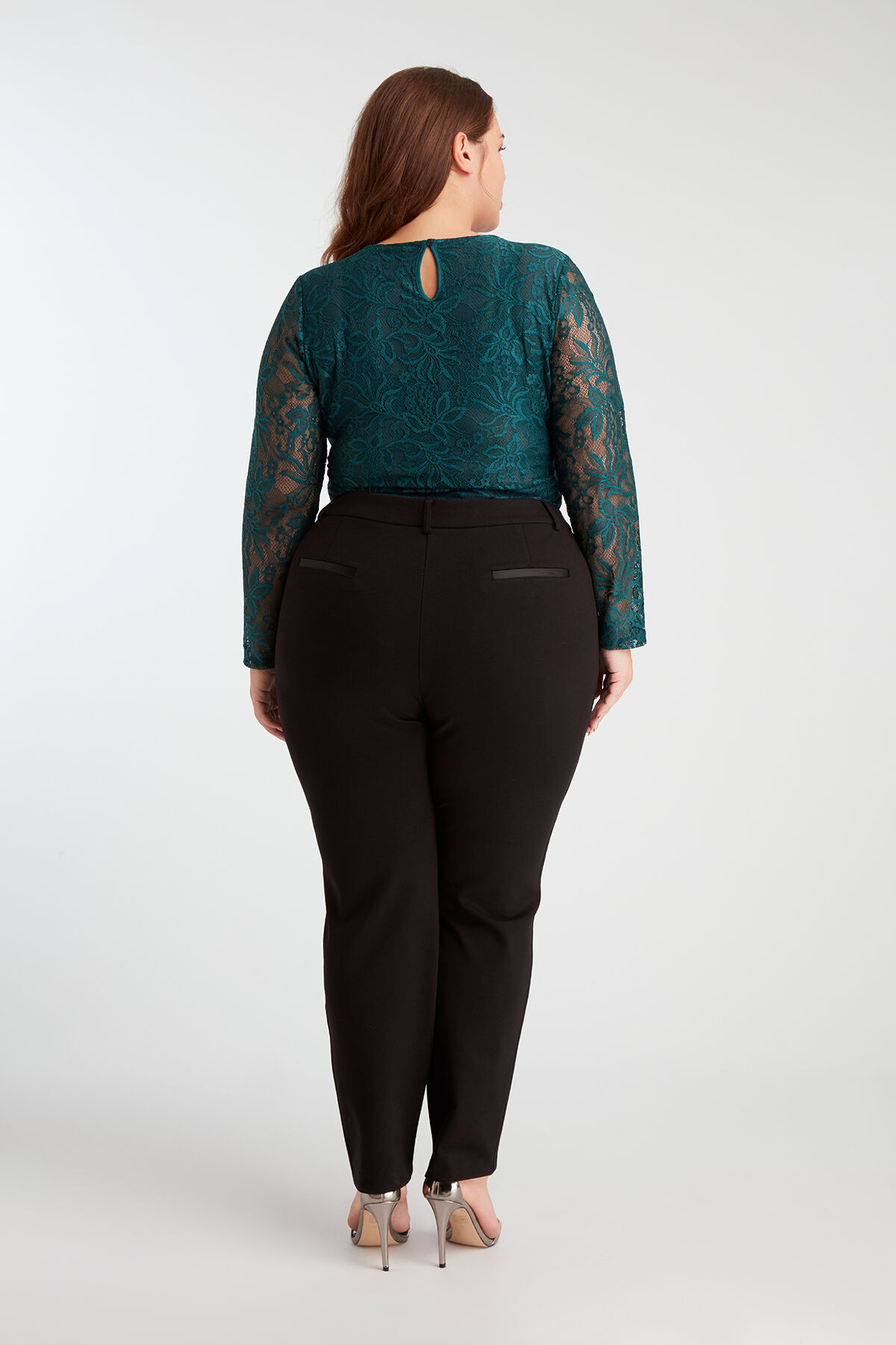 Body mit Spitze image number 5