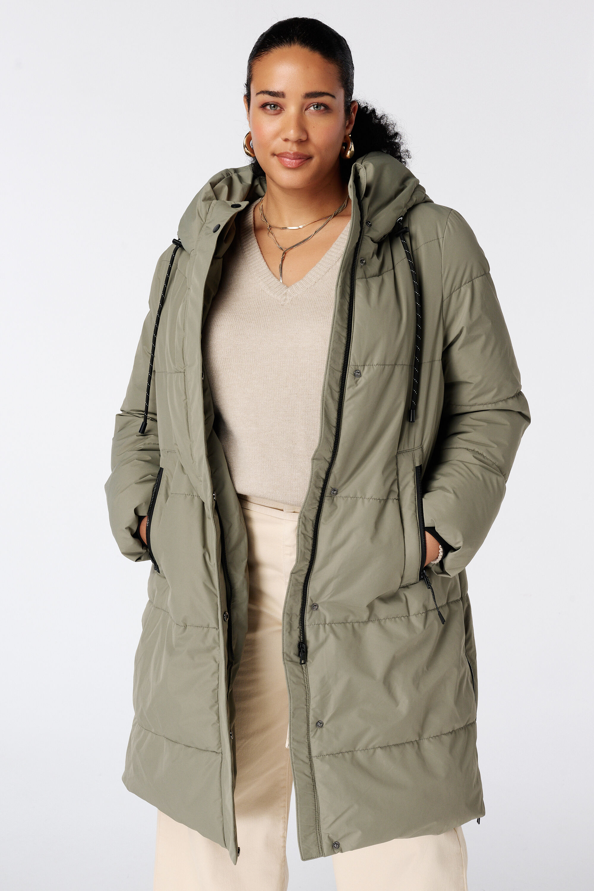 Lange gesteppte Jacke mit Kapuze
