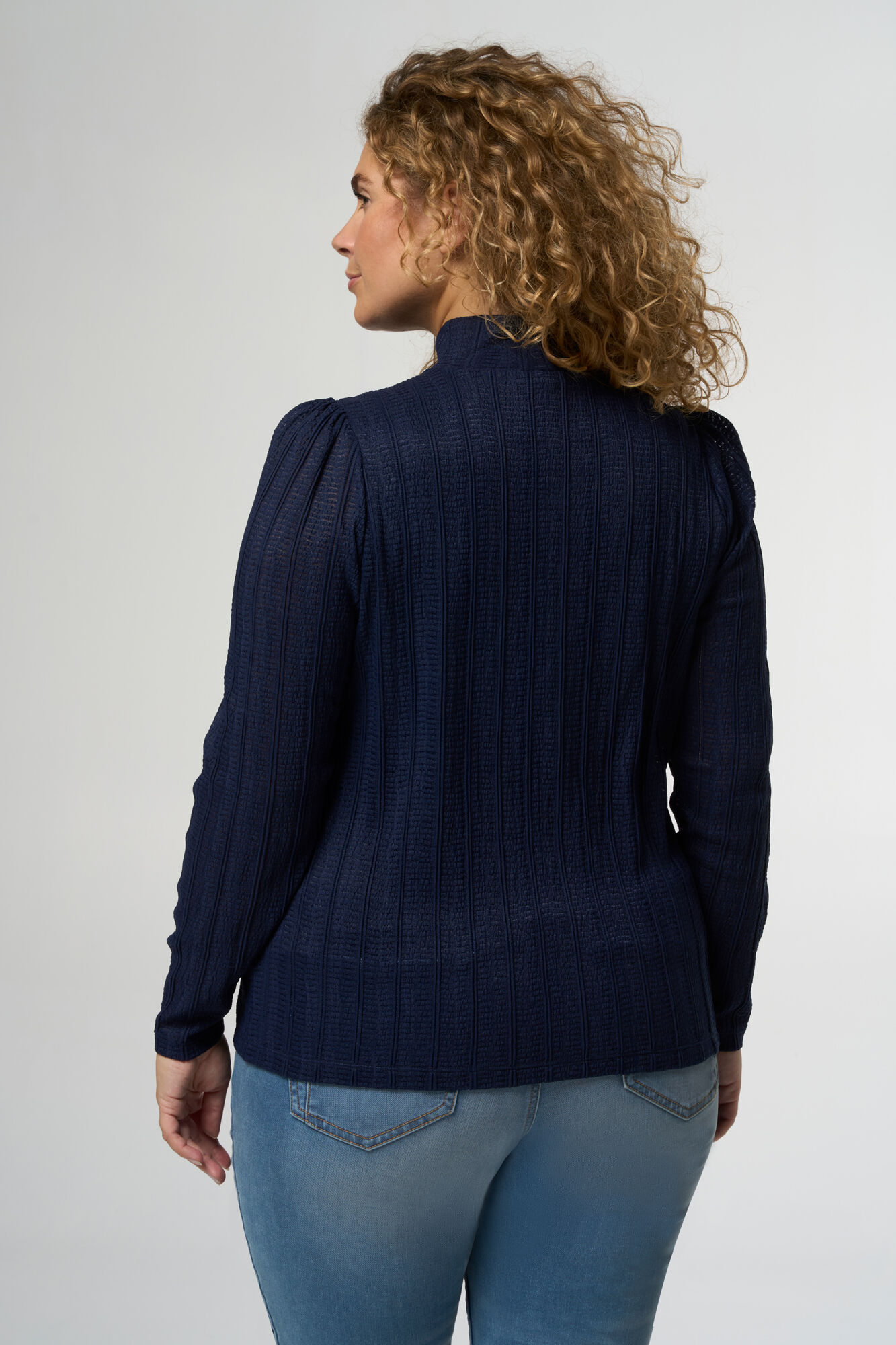  Oberteil mit Wasserfallausschnitt und Struktur image number 3