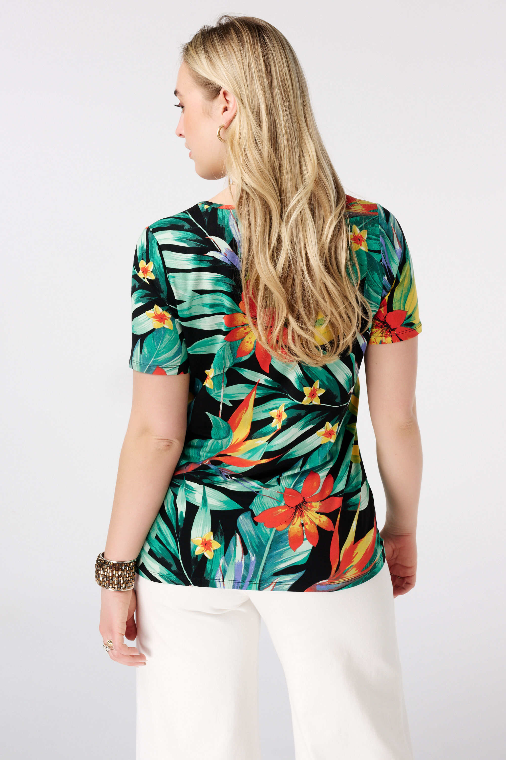 T Shirt mit Print und V Ausschnitt image number 3