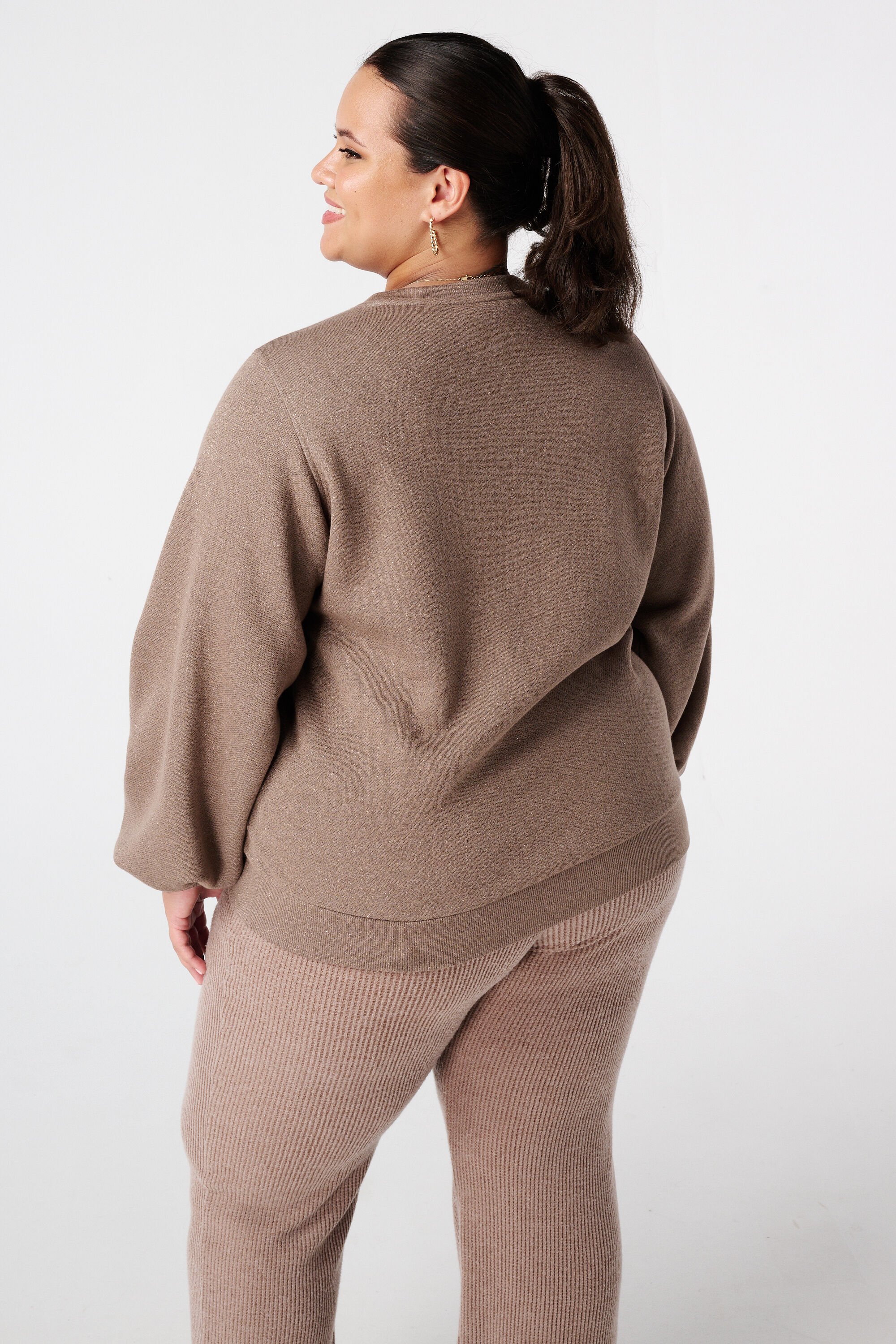 Sweatshirt mit Lurex und Glitzertext image number 3