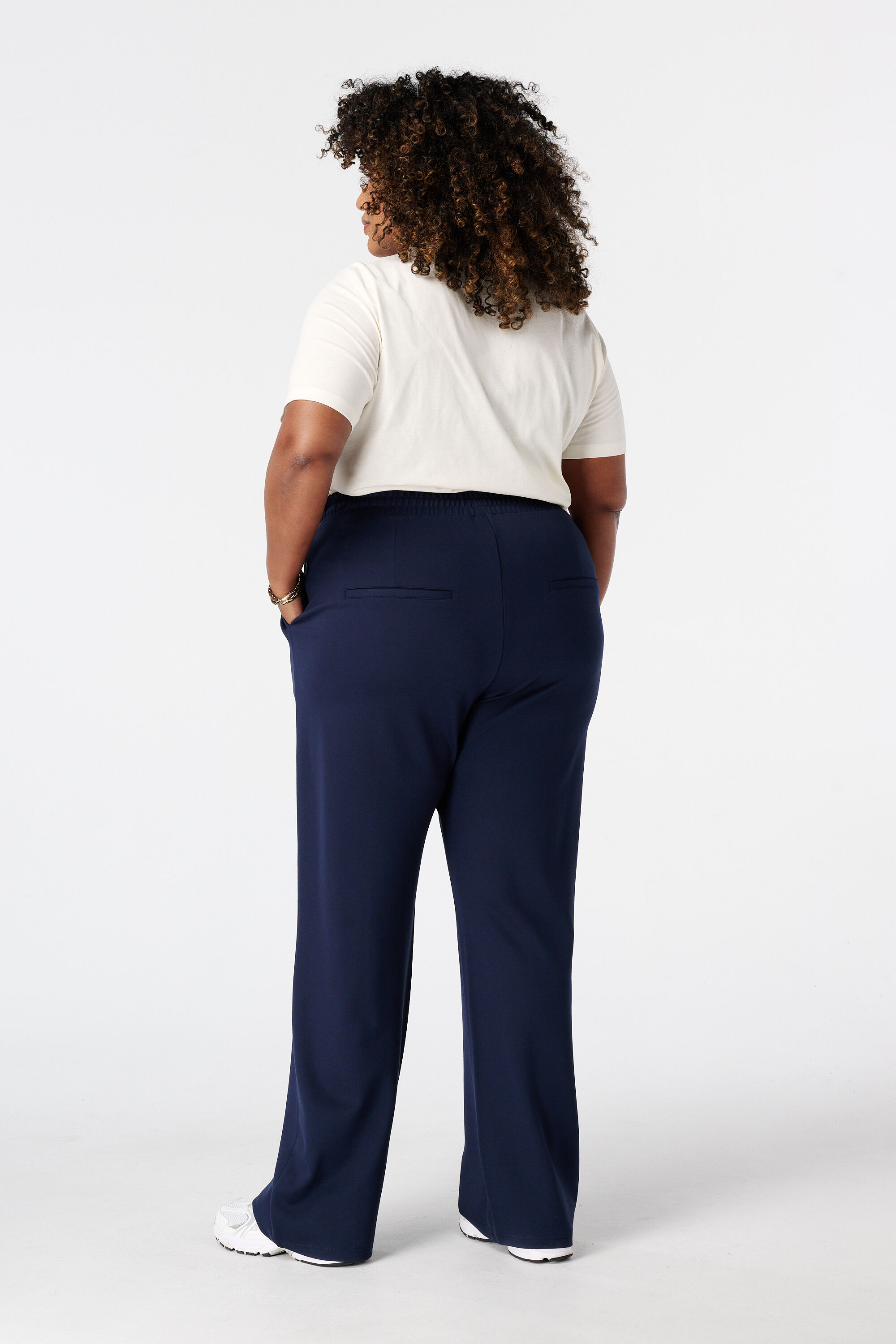 Wide Leg Stoffhose mit elastischem Bund image number 3