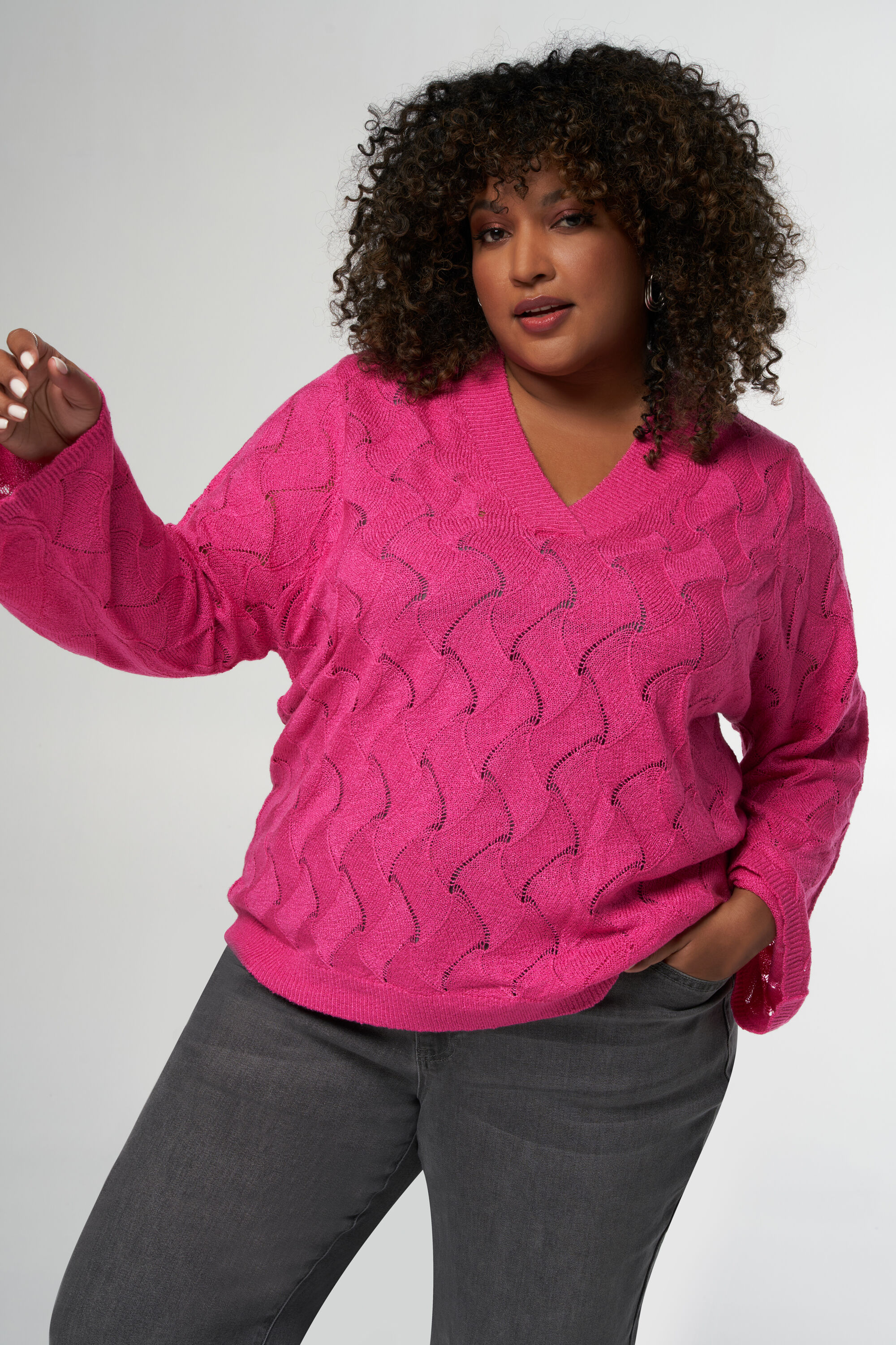 Gestrickter Pullover mit V-Ausschnitt image number 0