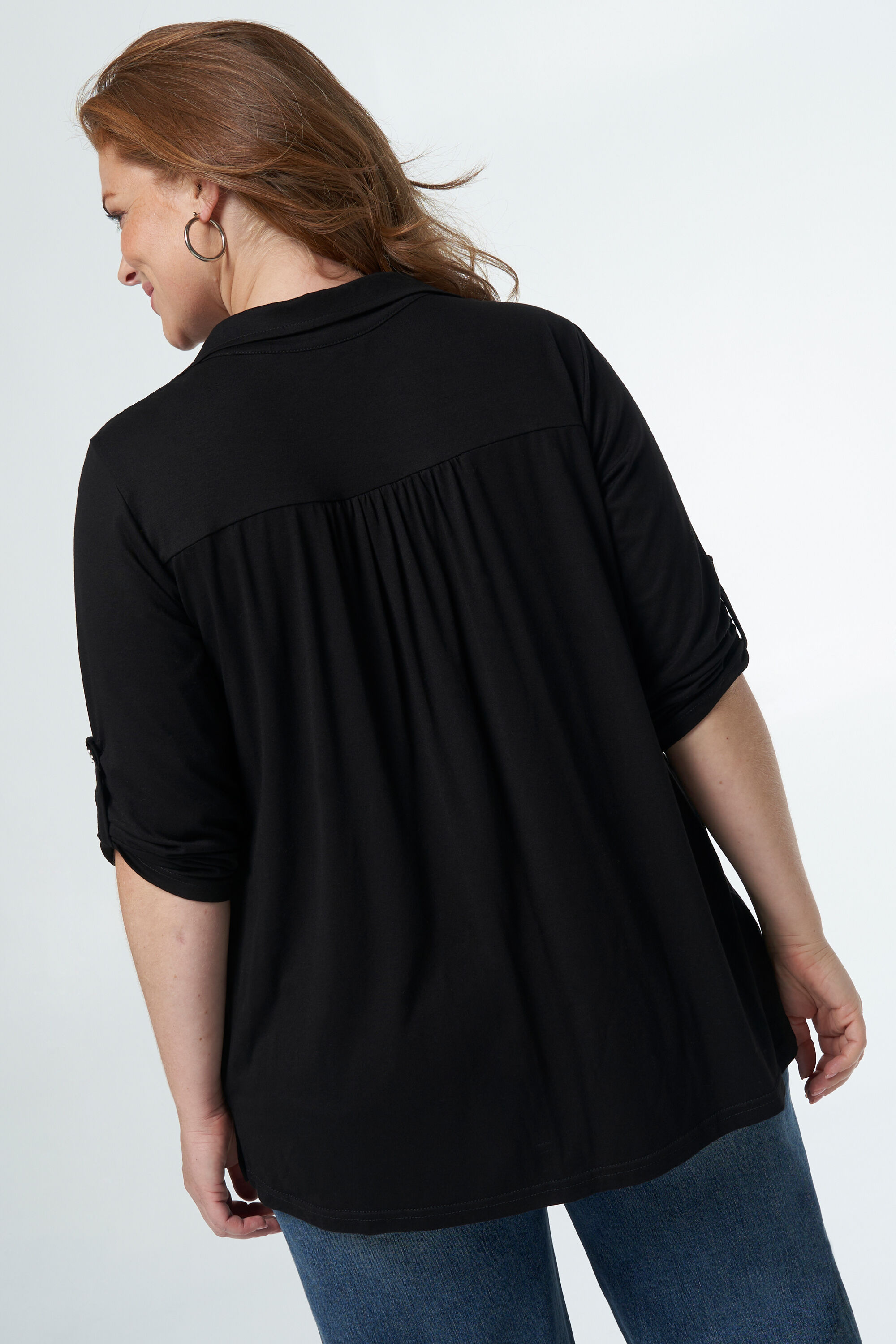 Top con cuello de pico image number 3