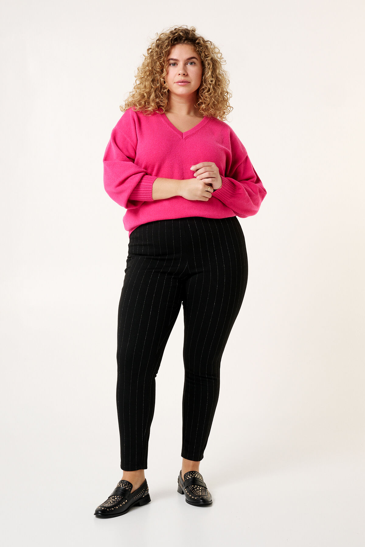 Feinstrick-Pullover mit V-Ausschnitt  image number 5