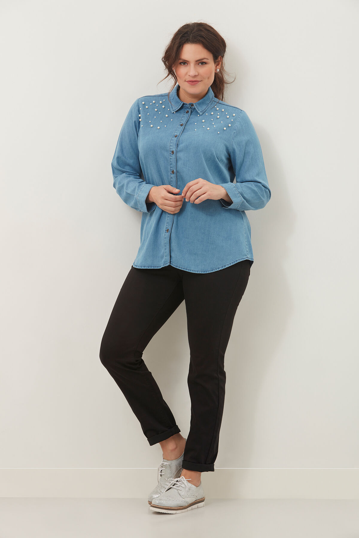 Bluse mit Perlen image number 3