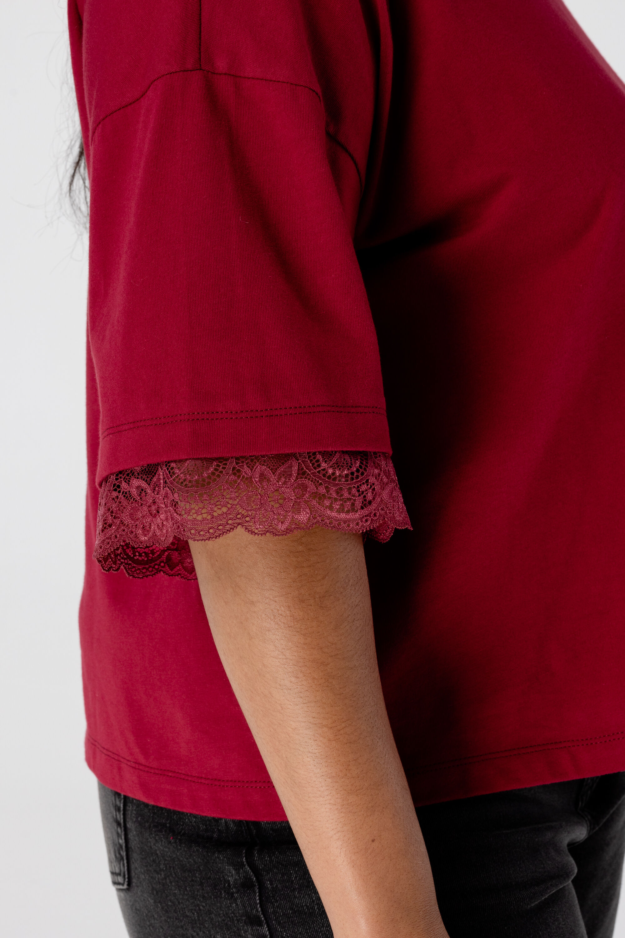 T-Shirt mit Spitzendetails image number 4