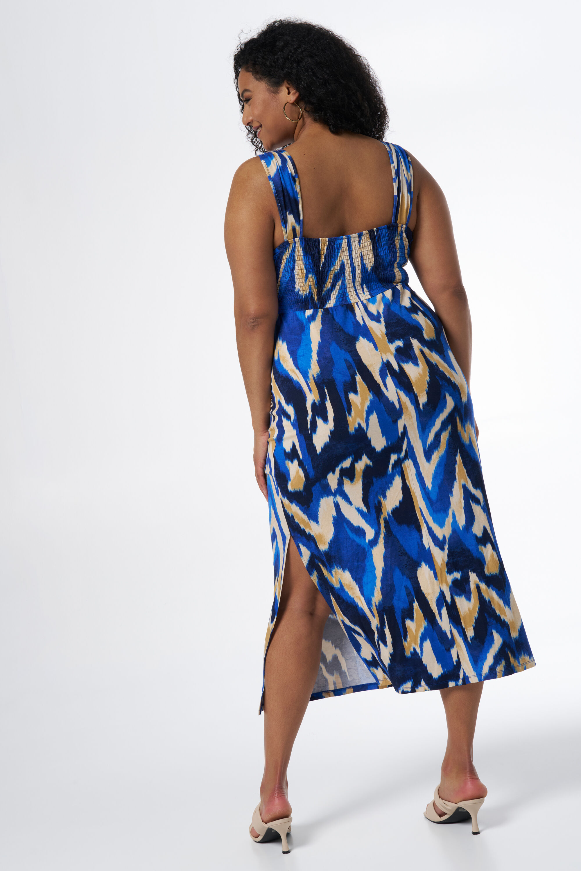 Midikleid mit eingedrehtem Detail  image number 3