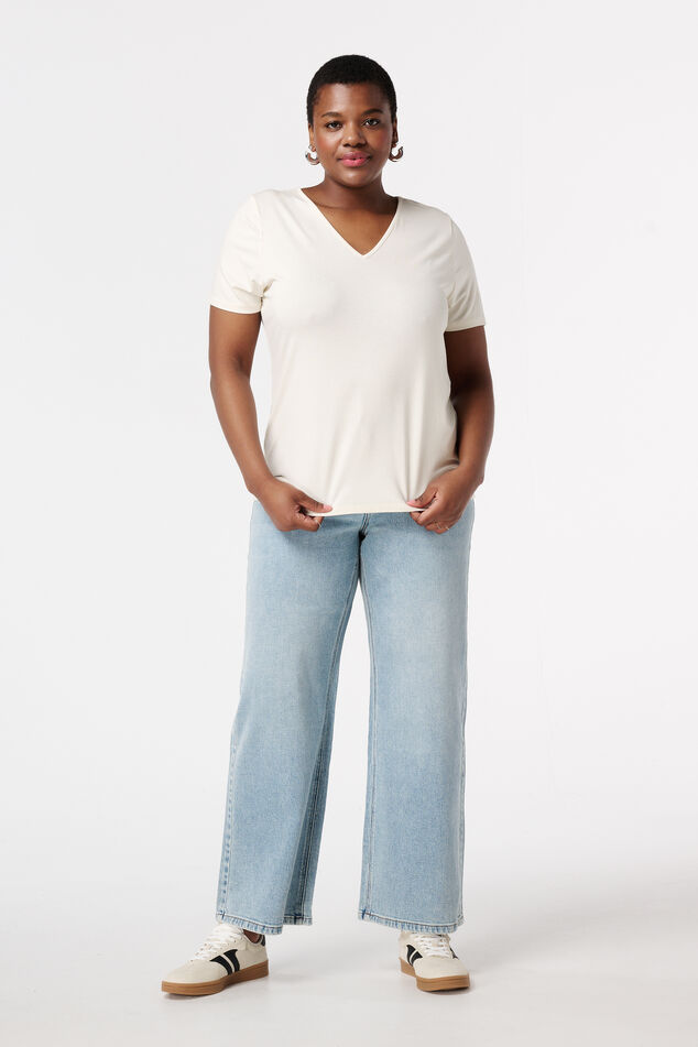 T-Shirt mit V-Ausschnitt image number 5