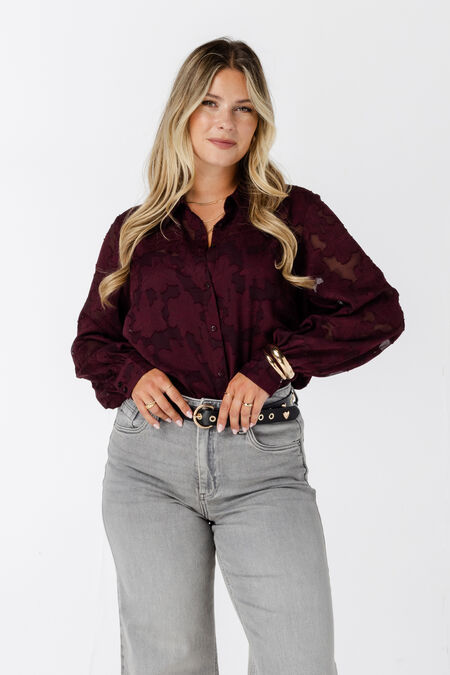 Bluse mit gestickten Details Bluse mit gestickten Details