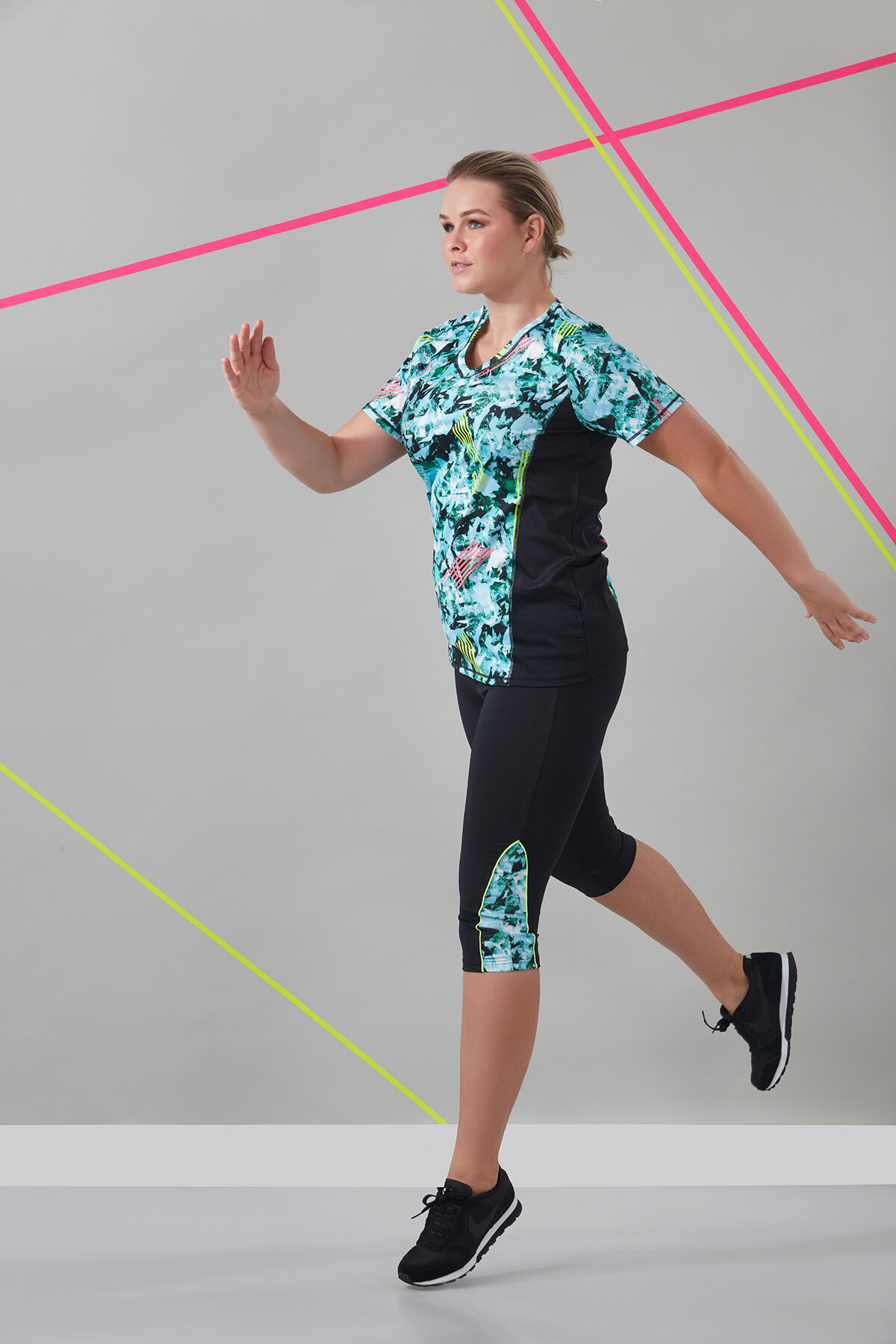 Sport-Top mit Grafik-Print image number 3