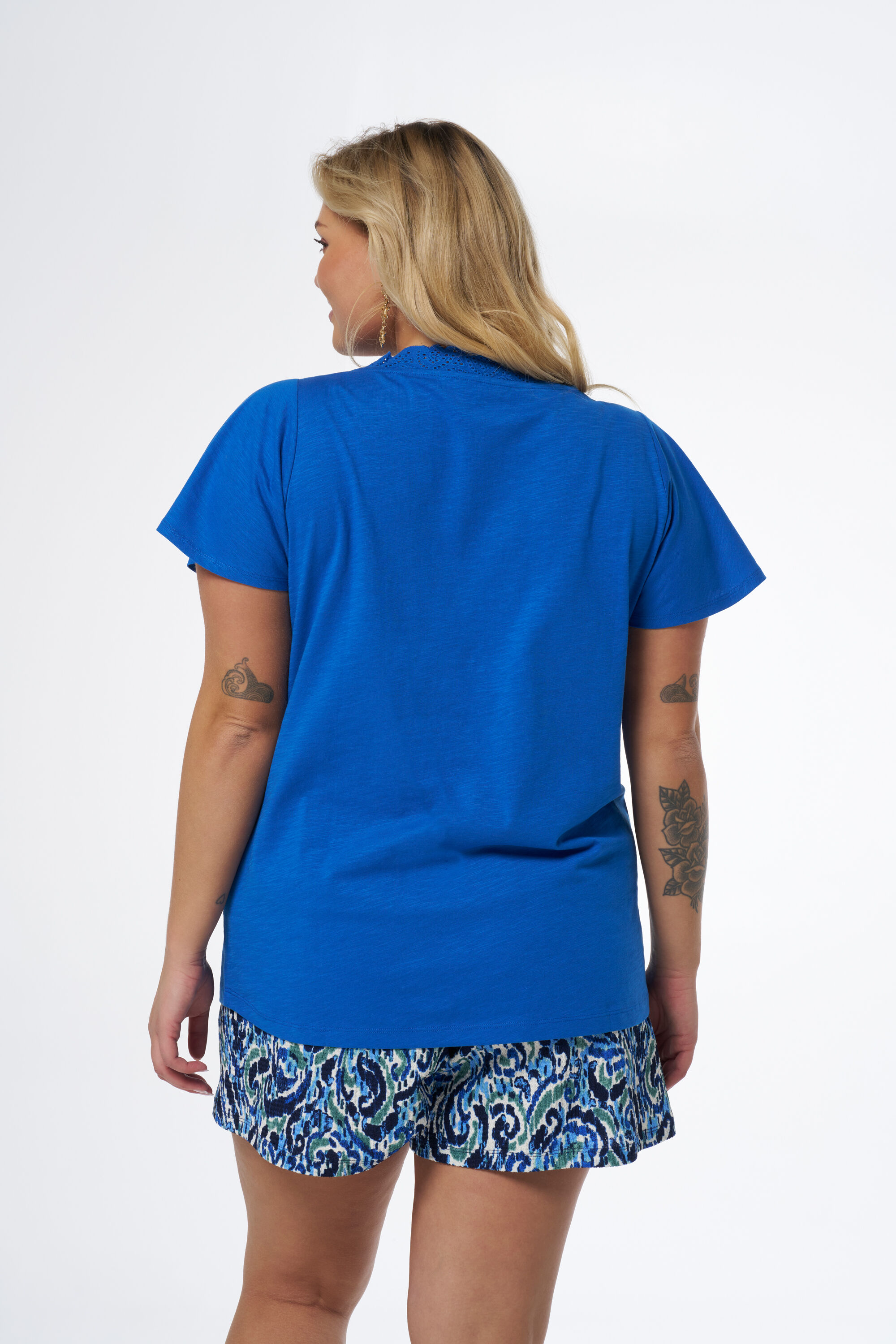 Top mit Stickereien image number 3