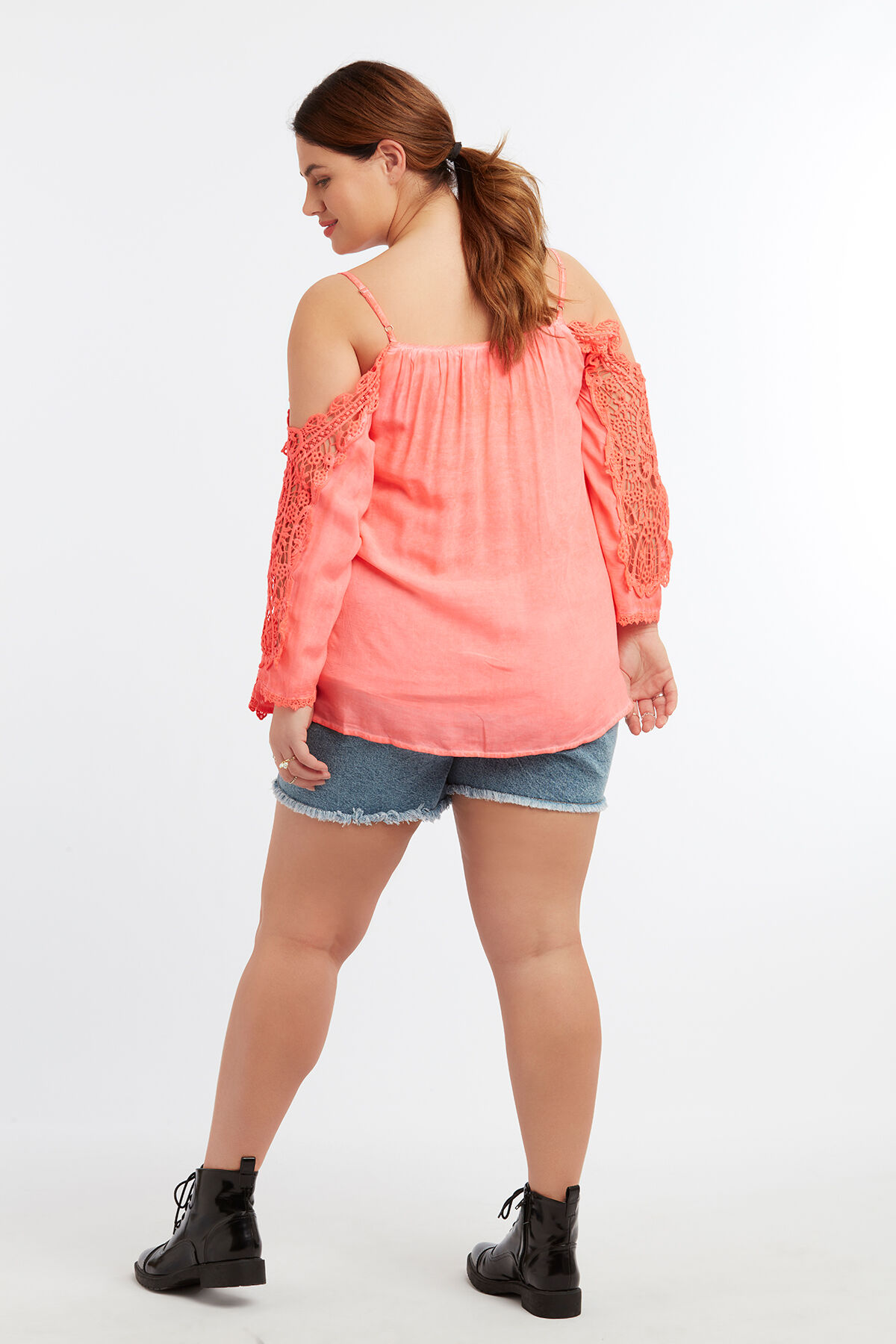 Bluse mit offener Schulter image number 5