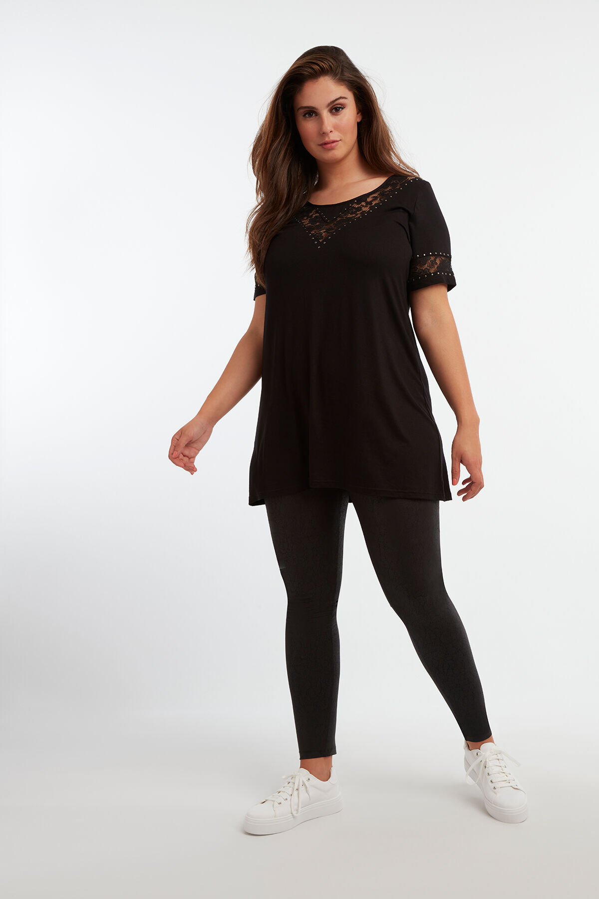 Tunika mit Spitzen-Verzierung image number 3