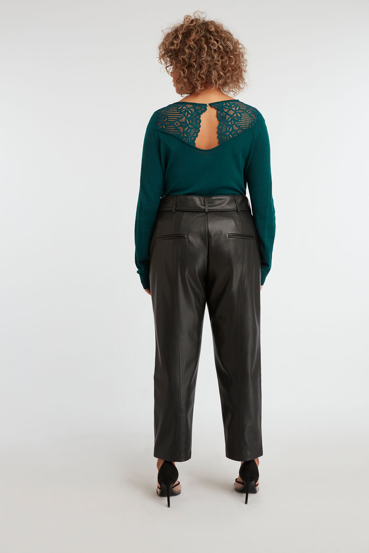 Sweatshirt mit Spitze image number 5