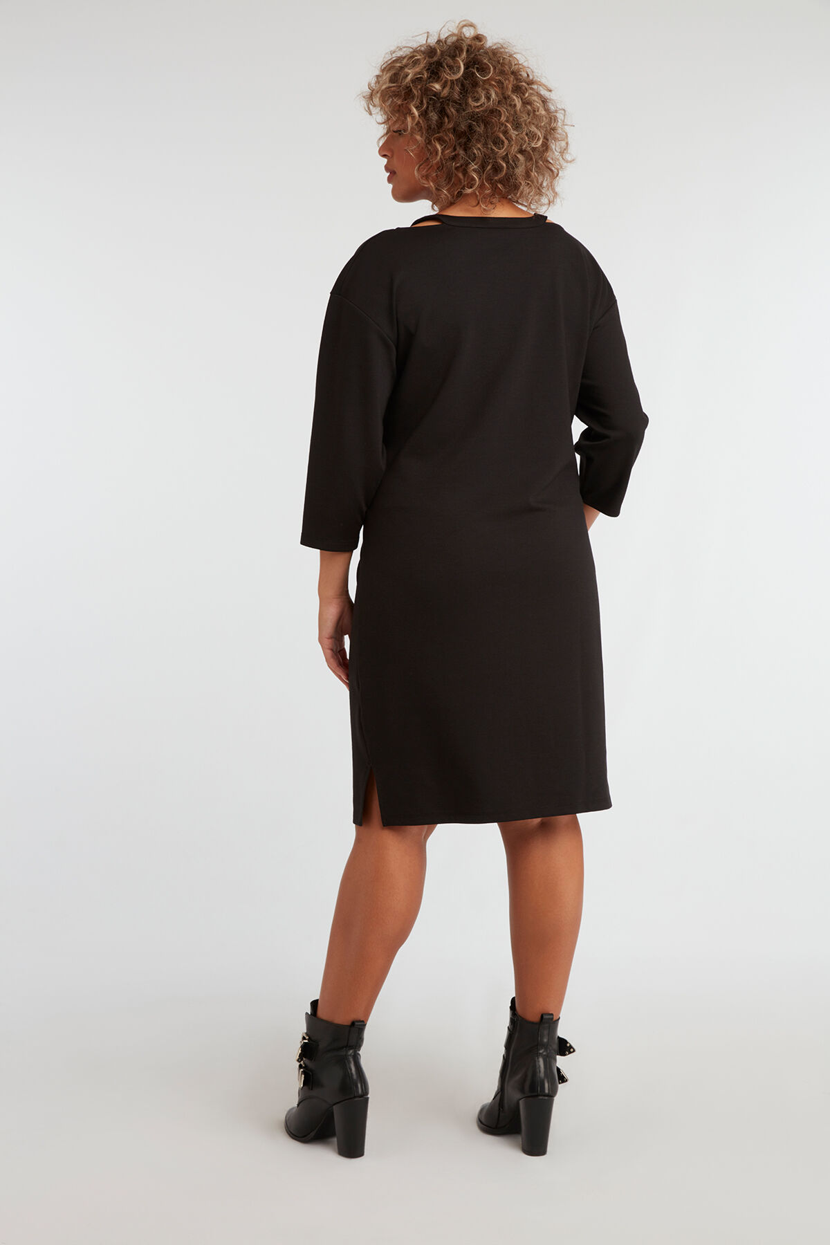 Kleid mit V-Ausschnitt image number 4