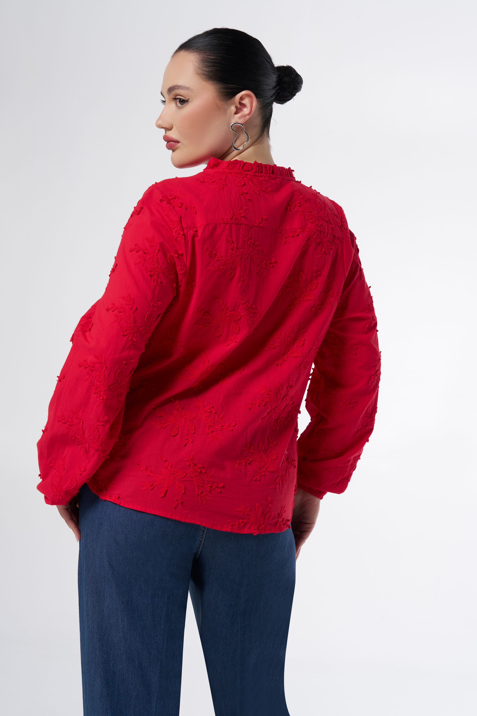 Bluse mit Stickerei image number 3