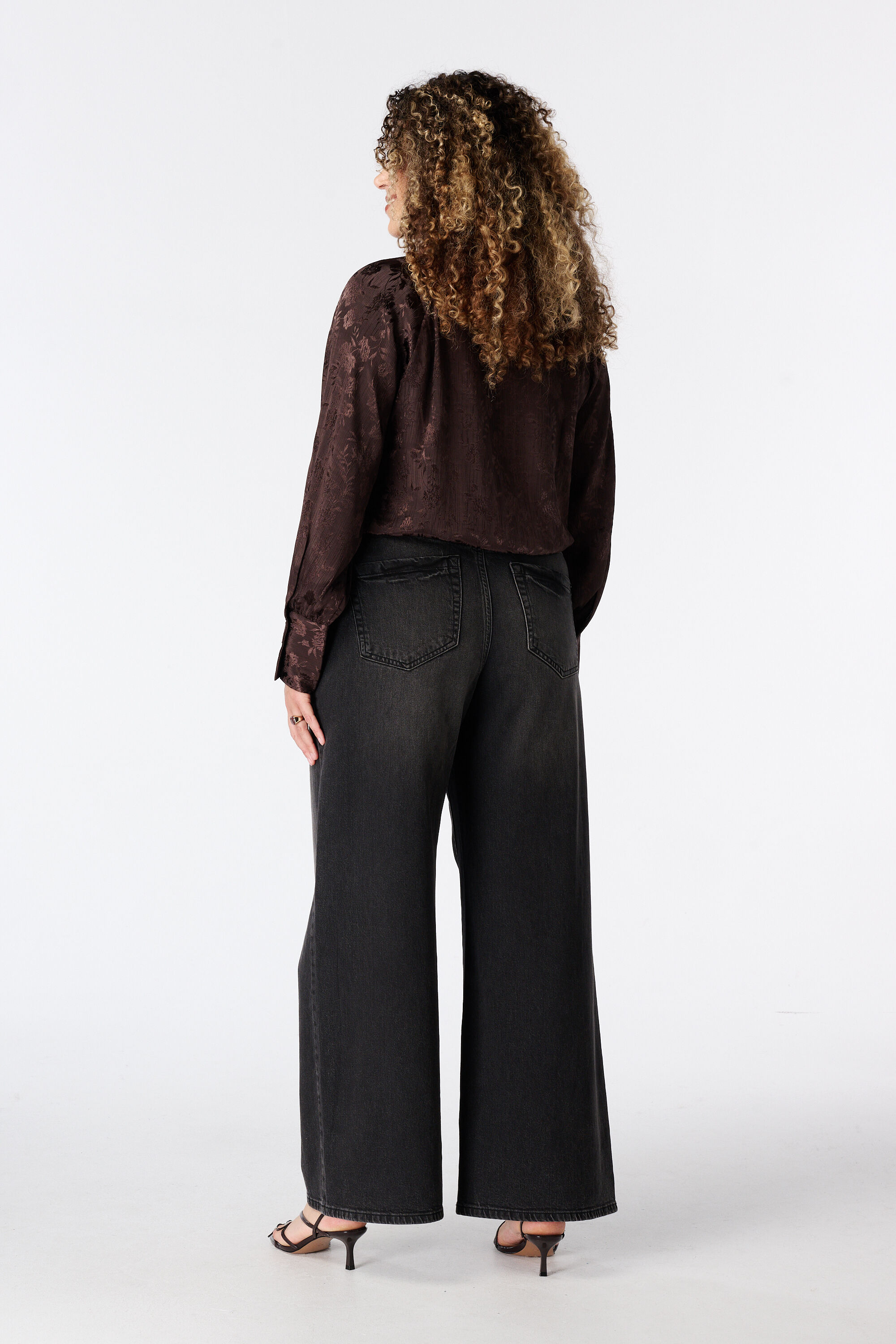 Weite Jeans mit hoher Taille image number 3