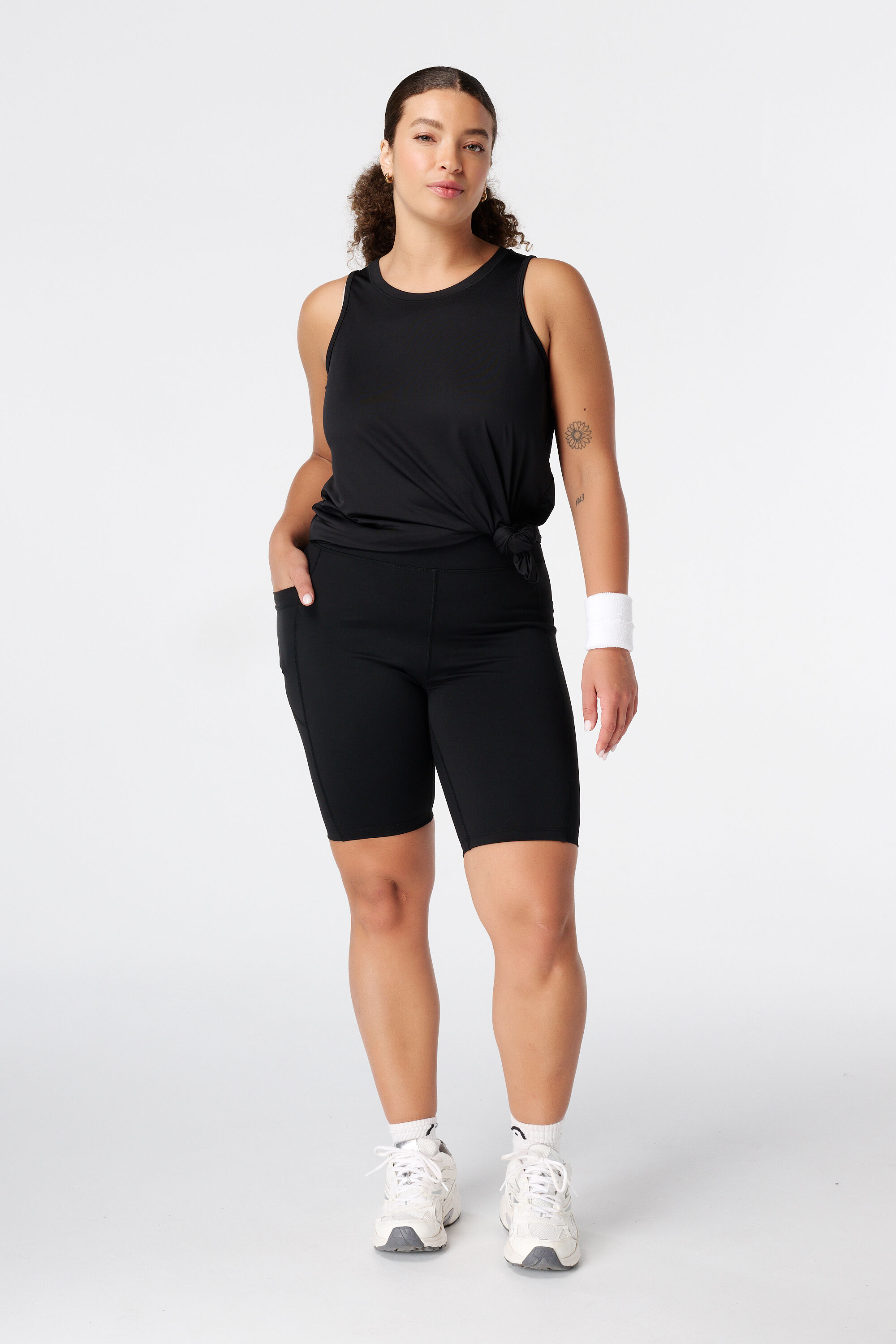 Kurze Sportlegging mit Seitentaschen