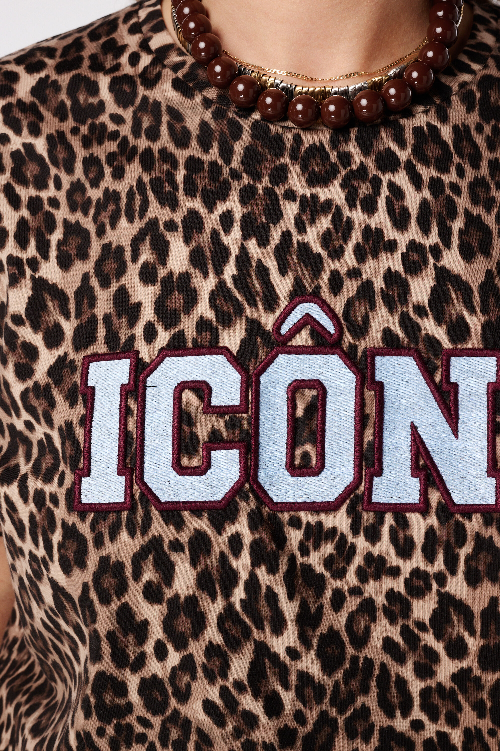 T-Shirt mit Tierprint image number 6