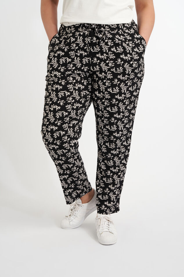 Hose in lockerer Passform image number 0