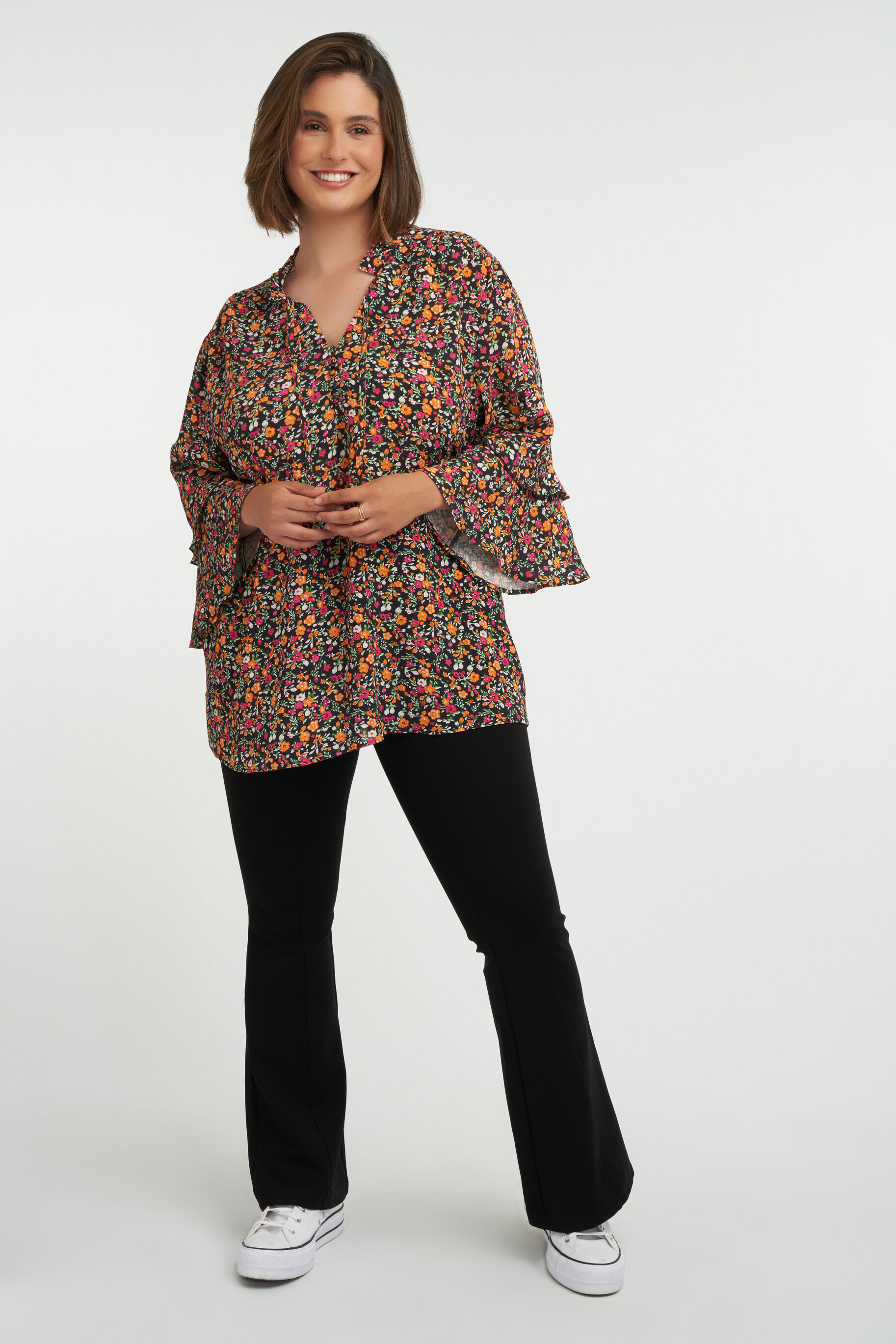 Bluse mit R&uuml;schen und Kn&ouml;pfen image number 7