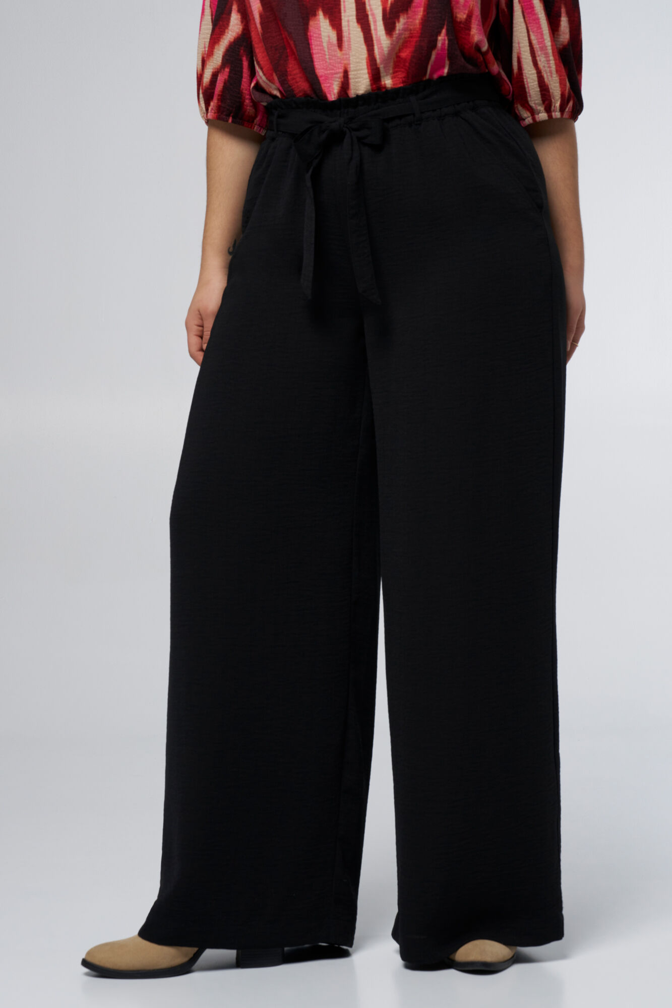 Hose mit weitem Bein und G&uuml;rtel image number 5