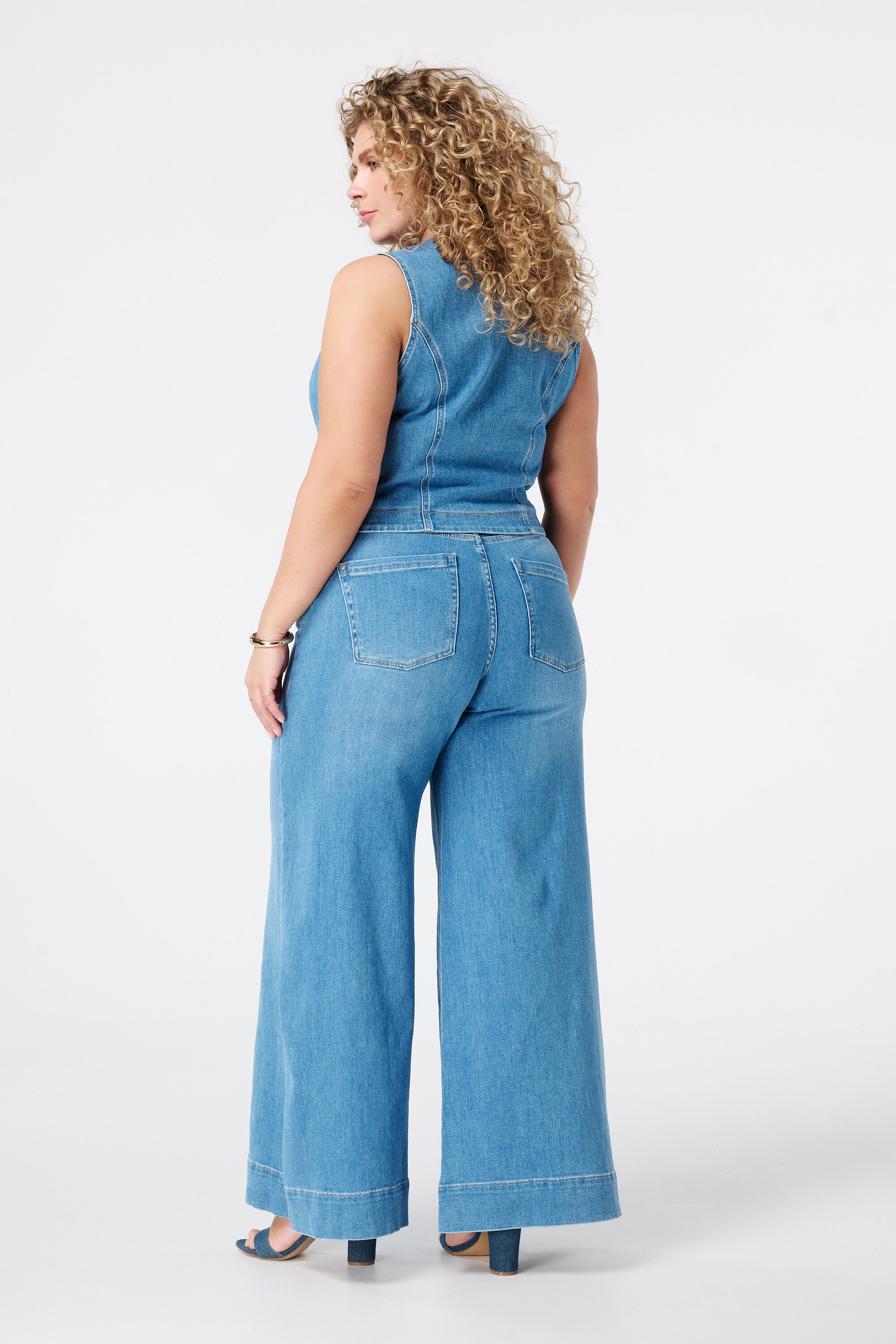 Loose-Leg-Jeans  image number 3