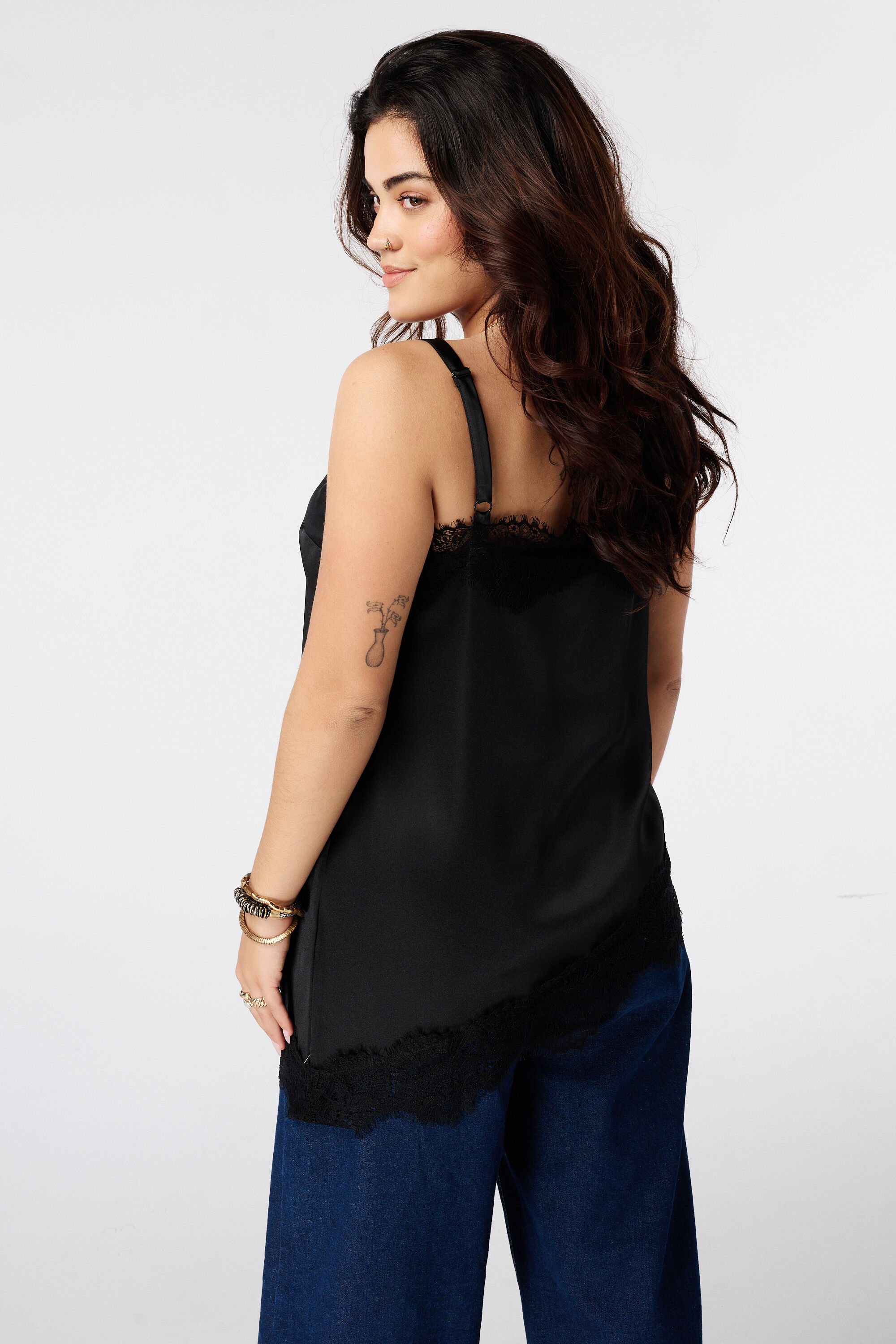 Asymmetrisches Shirt mit Spitze image number 1
