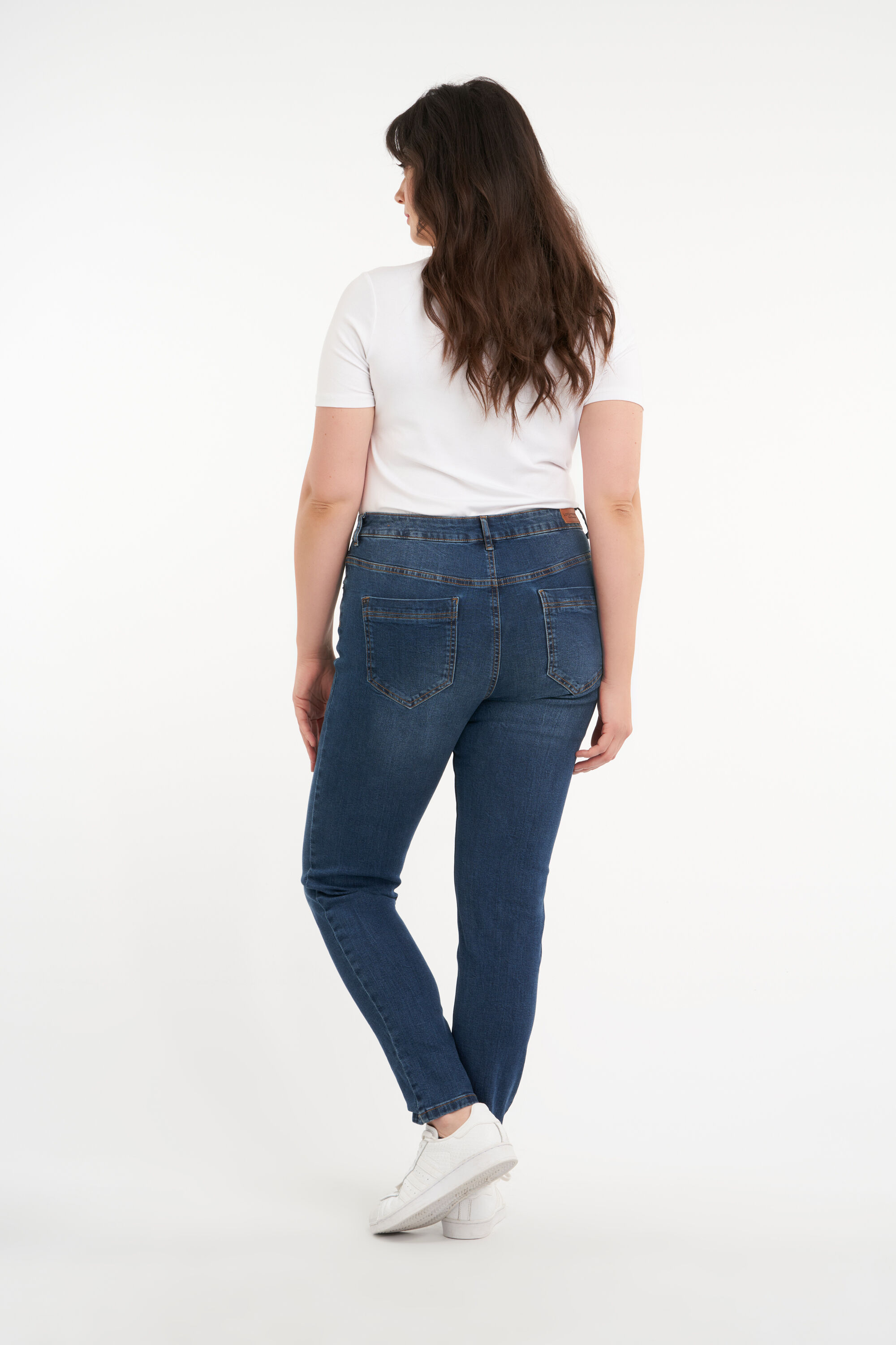 IRIS Slim-Leg Jeans image number 5