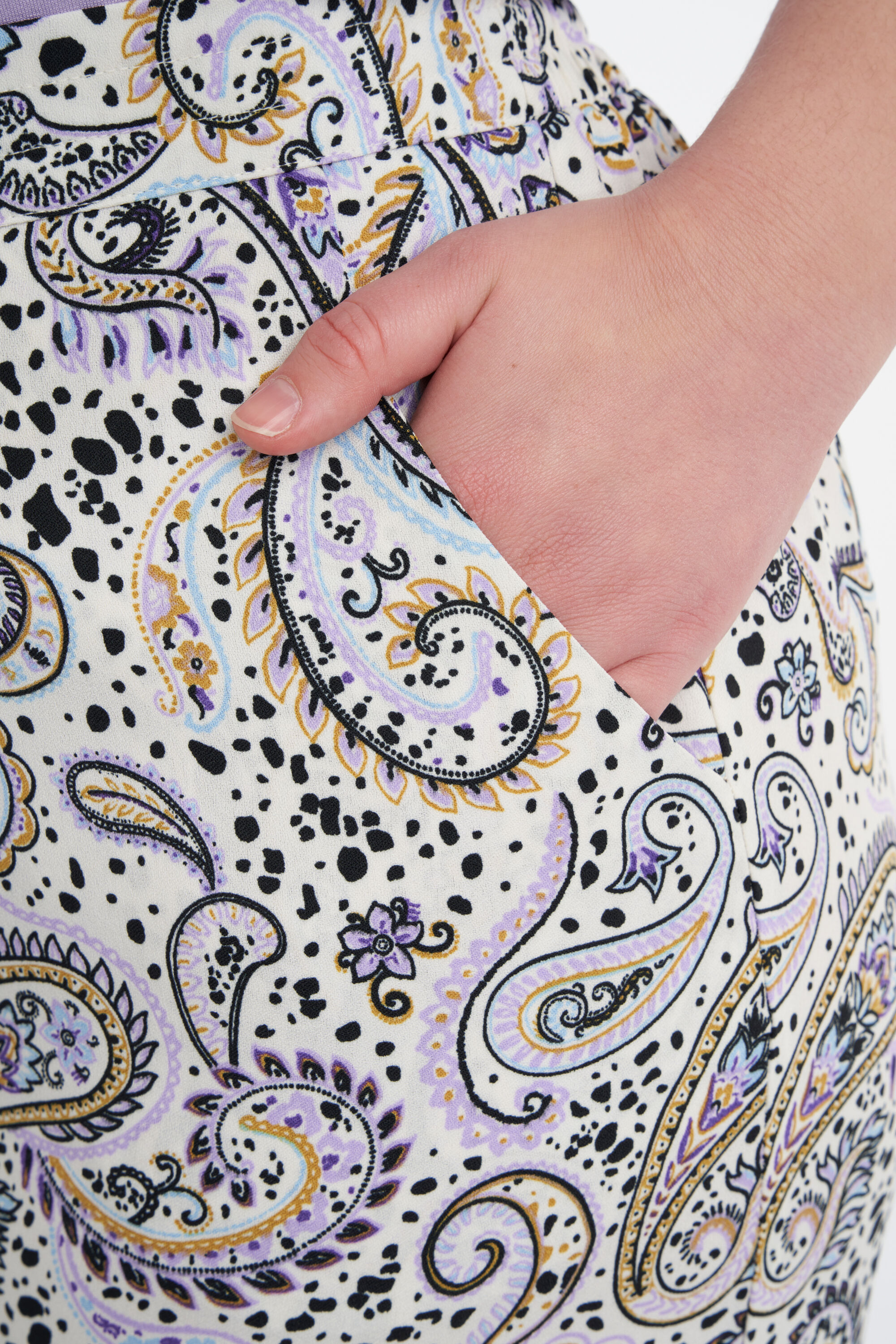 Hose mit Print image number 5