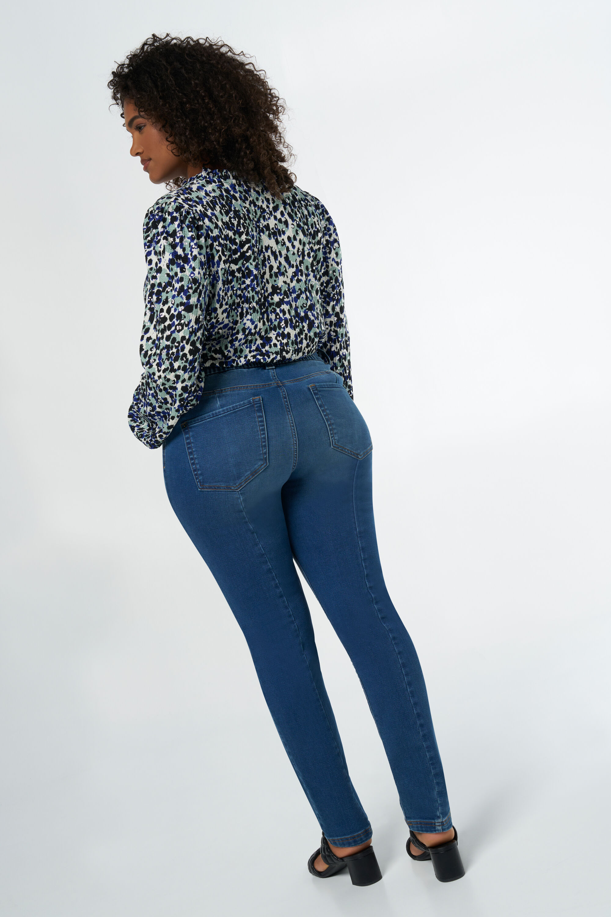 Jogginghose aus Denim image number 3