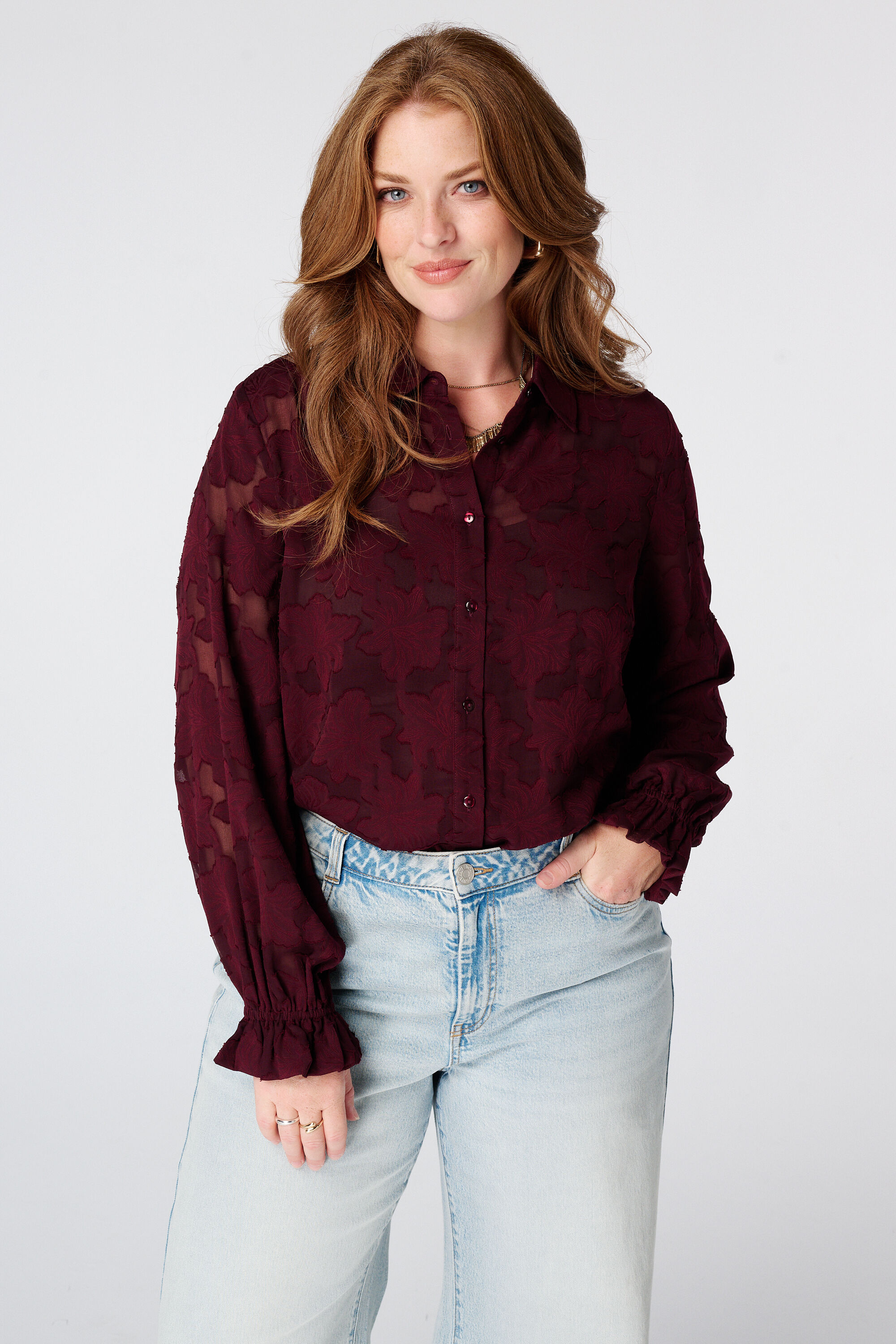 Transparente Bluse mit Blumenstruktur image number 0